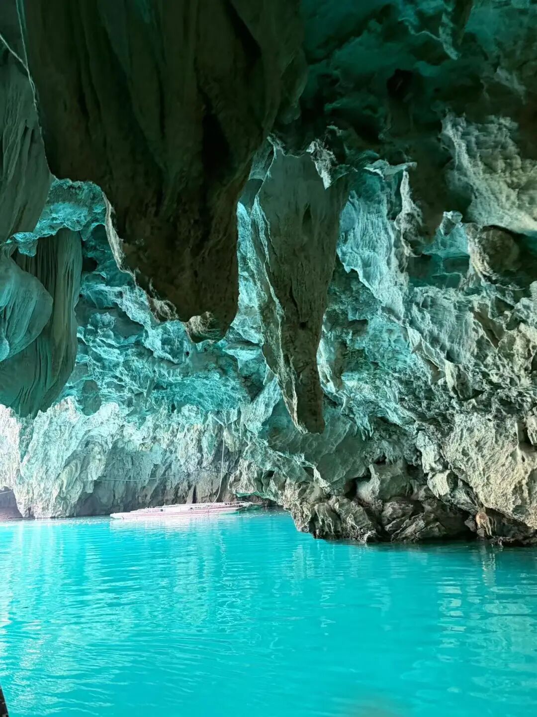 中国最“色”的地方：比六盘水还凉快！夏天最低温度12°C！风景不输桂林，500元吃好喝好