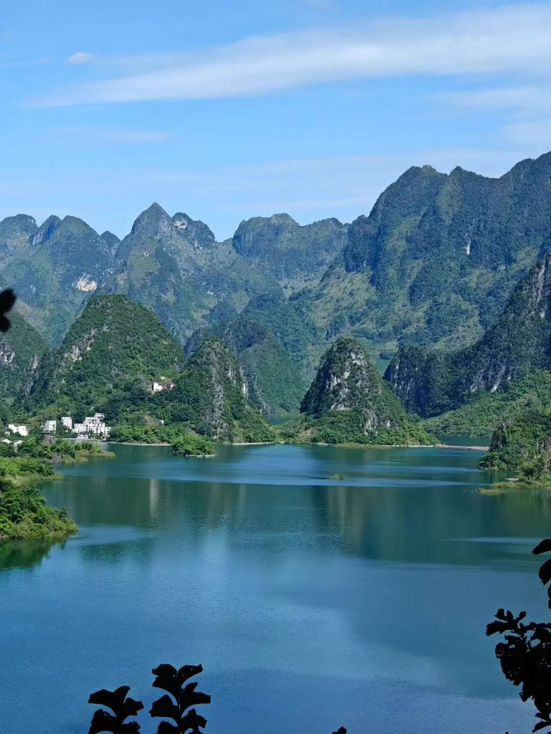 中国最“色”的地方：比六盘水还凉快！夏天最低温度12°C！风景不输桂林，500元吃好喝好