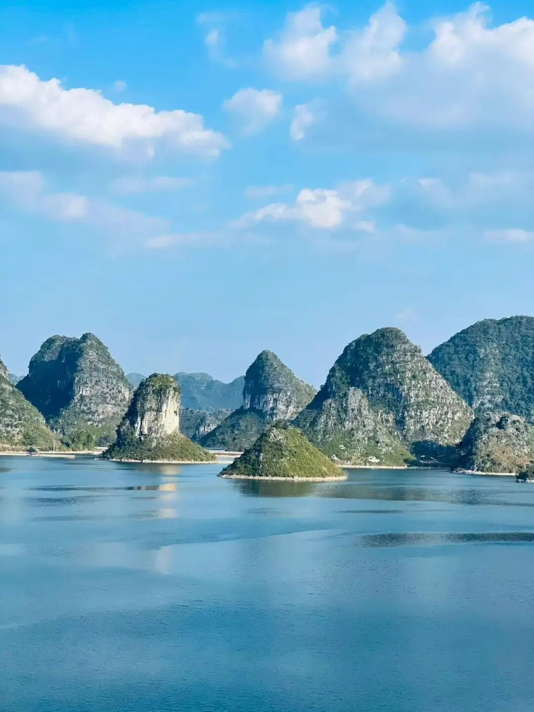 山水不输桂林，物价不及一半，这座夏天才25℃的避暑小城，冷门到无人知！