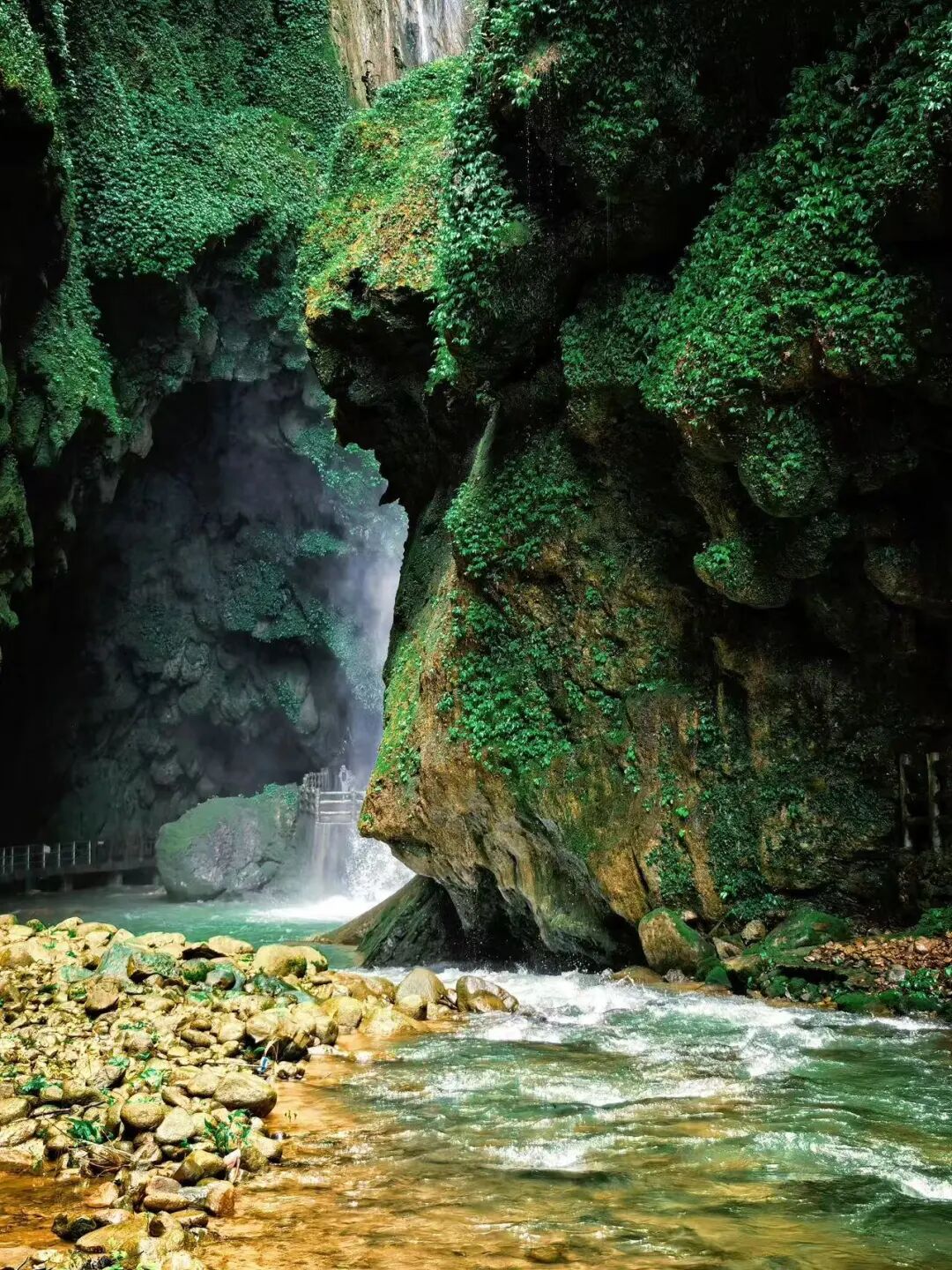 山水不输桂林，物价不及一半，这座夏天才25℃的避暑小城，冷门到无人知！