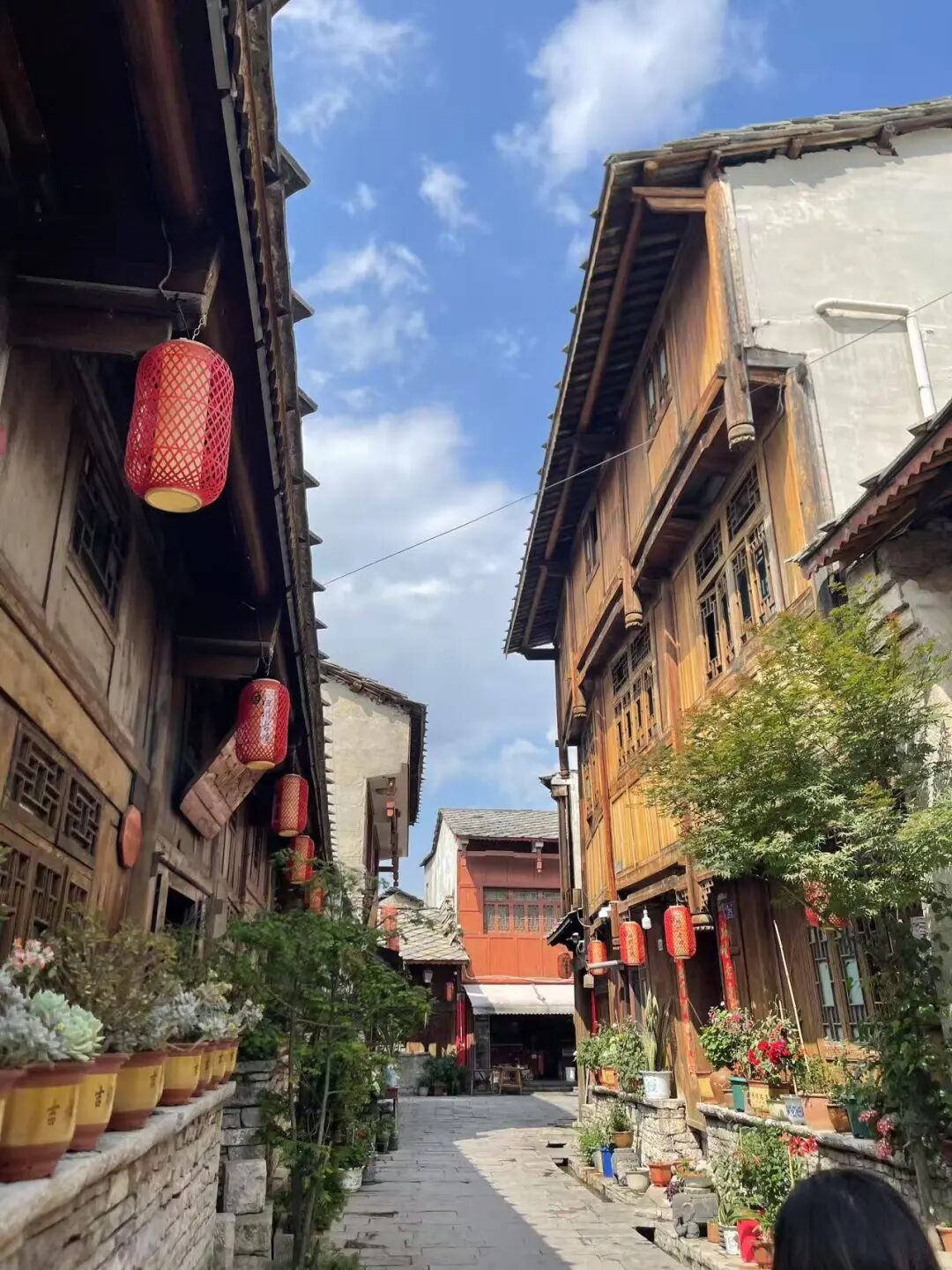 山水不输桂林，物价不及一半，这座夏天才25℃的避暑小城，冷门到无人知！