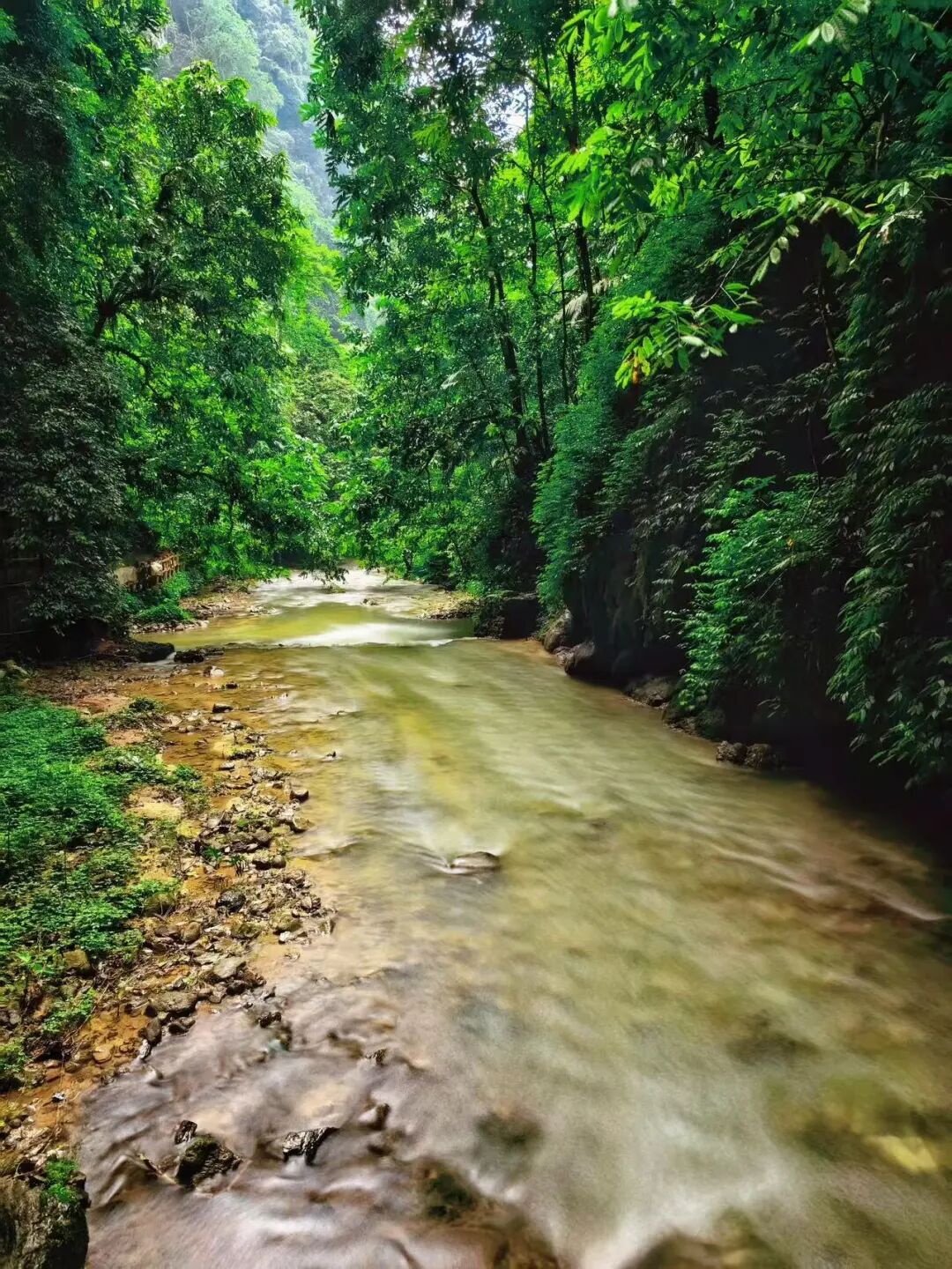 山水不输桂林，物价不及一半，这座夏天才25℃的避暑小城，冷门到无人知！