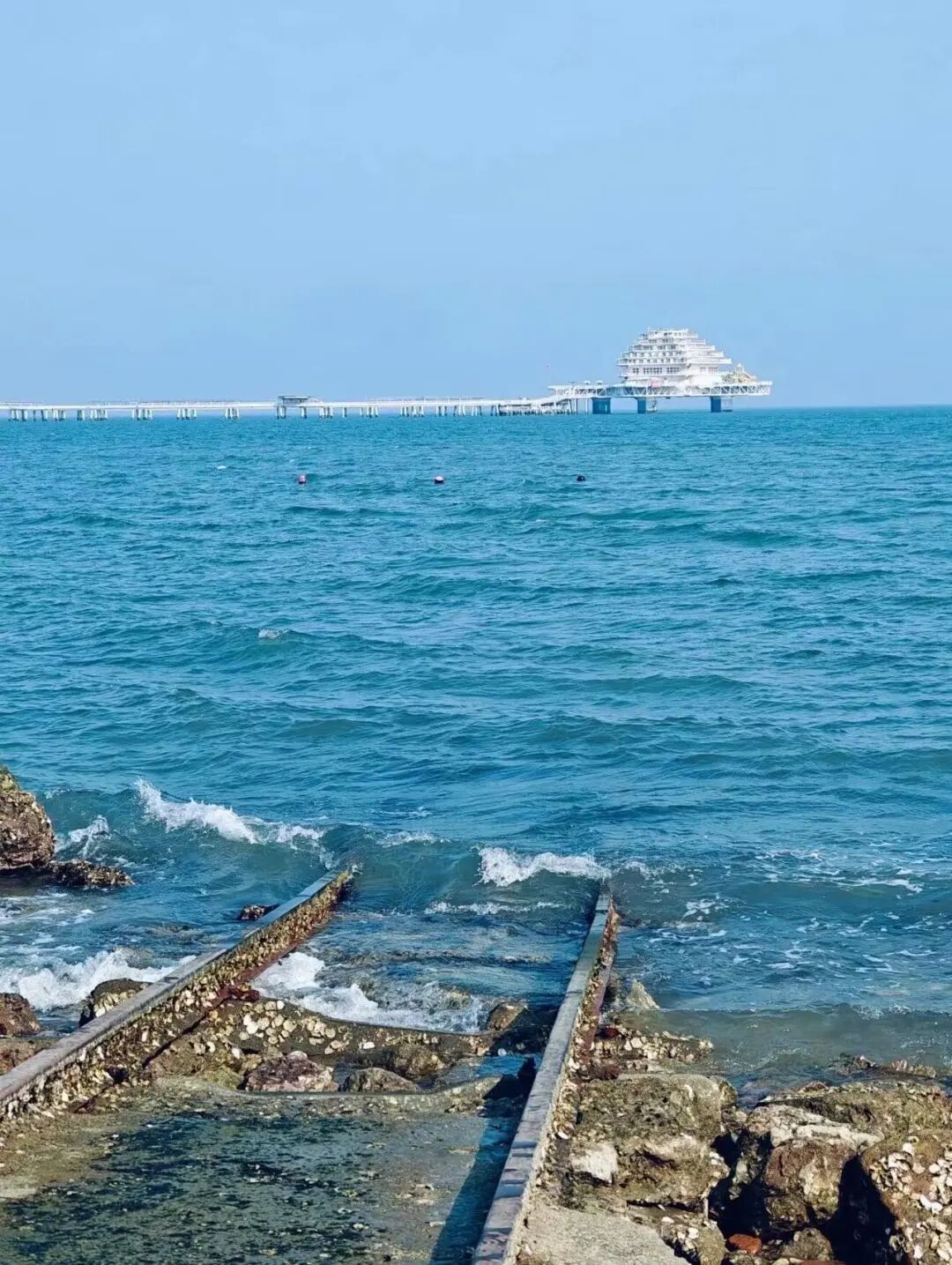 国内宜居城市TOP1，却一直不火，4块钱一碗面，出门就是海，海鲜和水果论盆吃