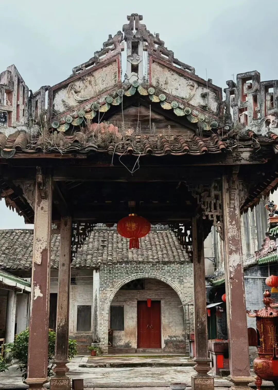 又挖到一座被低估的小城！高铁直达，嗦粉自由，低调的美食江湖藏不住了！