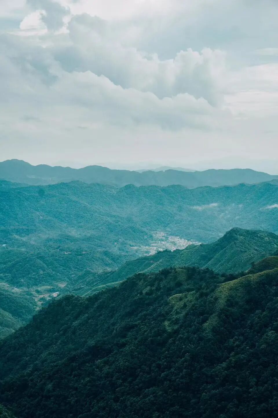 又挖到一座被低估的小城！高铁直达，嗦粉自由，低调的美食江湖藏不住了！