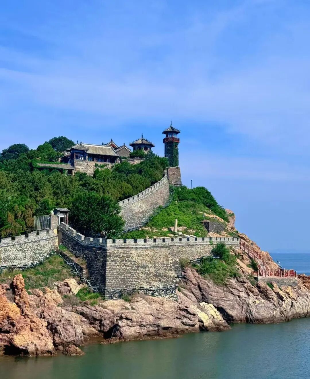 国内宜居城市TOP1，却一直不火，4块钱一碗面，出门就是海，海鲜和水果论盆吃