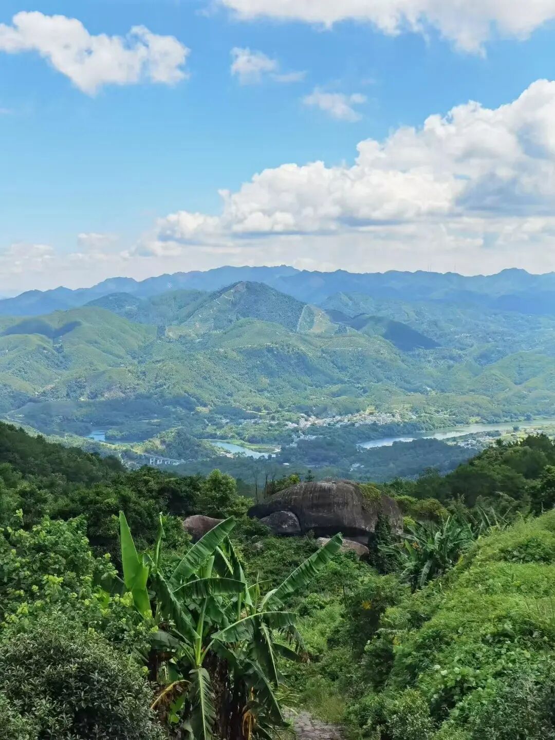 又挖到一座被低估的小城！高铁直达，嗦粉自由，低调的美食江湖藏不住了！