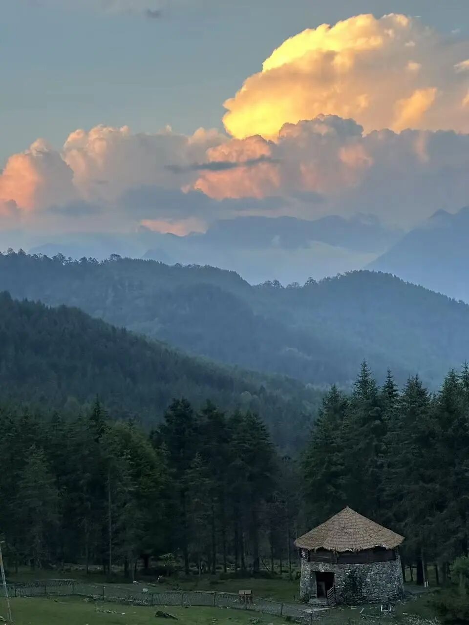 比成都人少，比川西低调，它才是国内最逍遥的宝藏地，坐拥世界级云海，却总被略过…