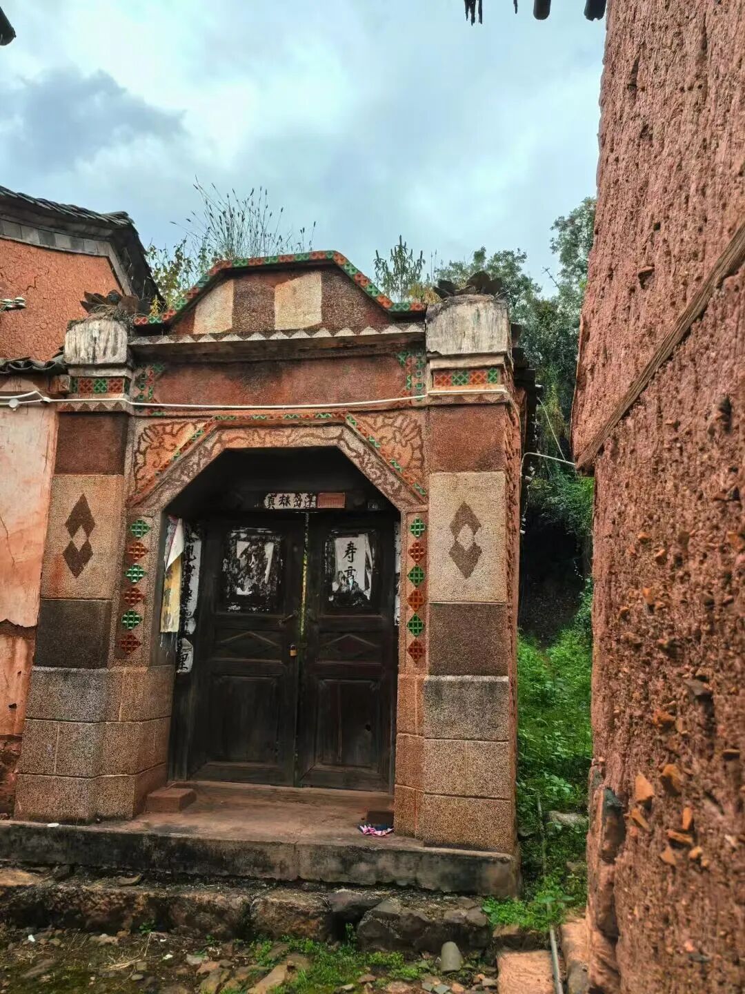 比大理原始，比丽江清净！这座活着的慢城，气候舒适，物价不高，太适合来隐居躺平了