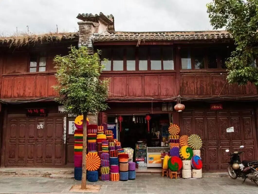 比大理原始，比丽江清净！这座活着的慢城，气候舒适，物价不高，太适合来隐居躺平了