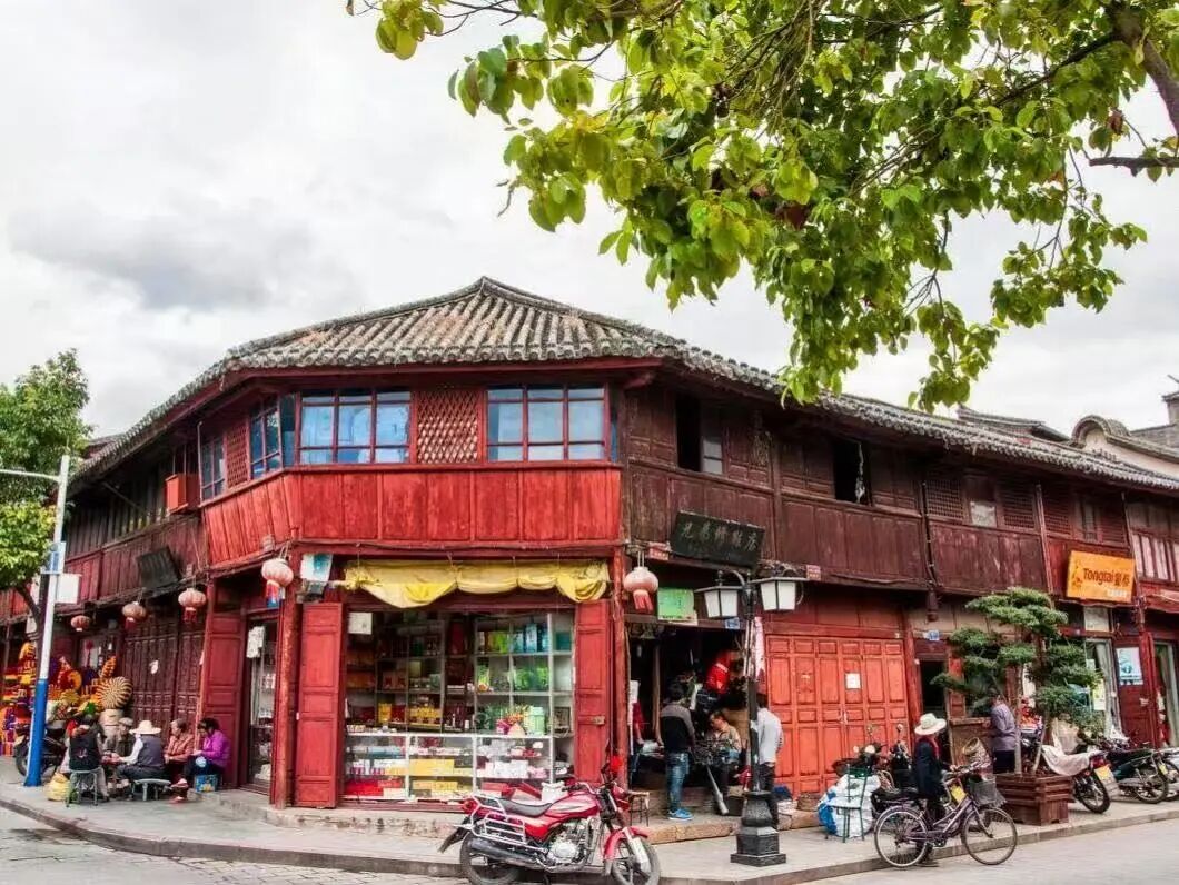 比大理原始，比丽江清净！这座活着的慢城，气候舒适，物价不高，太适合来隐居躺平了