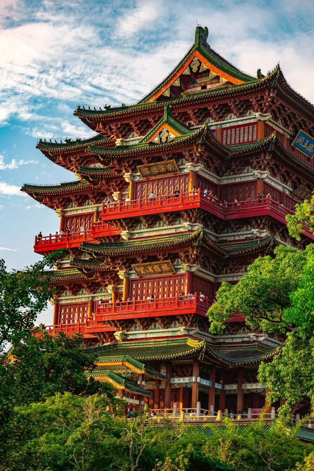 最委屈的千年古都，嗜辣又馋人，安逸的想让人在这养老，却一直被严重低估...