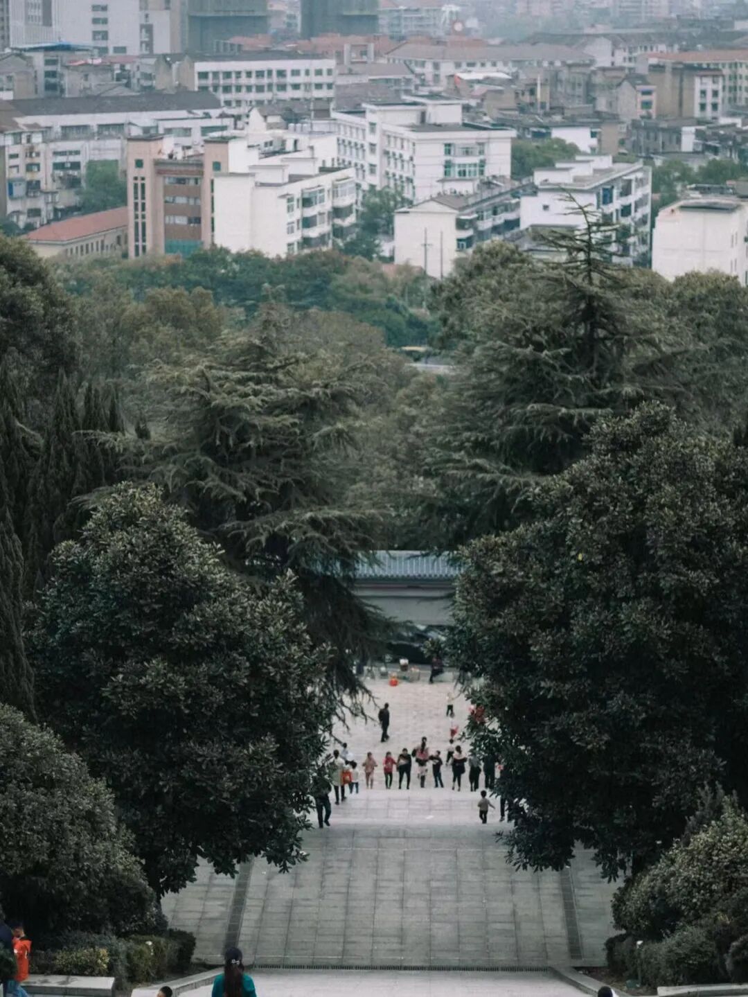 比大理人少，比景德镇好逛，这座惊艳的小城，景点门票免费，好吃好玩，很多人却连名字都念不对