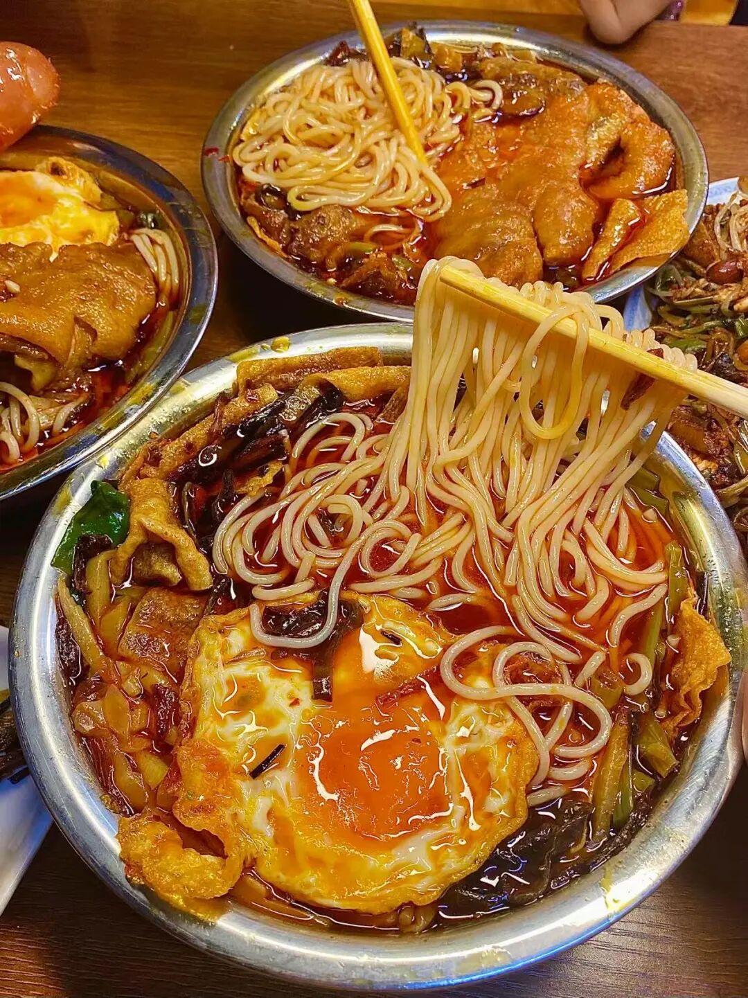 中国水质最好的城市，风景不输桂林，却凭一碗粉征服全球吃货的心~