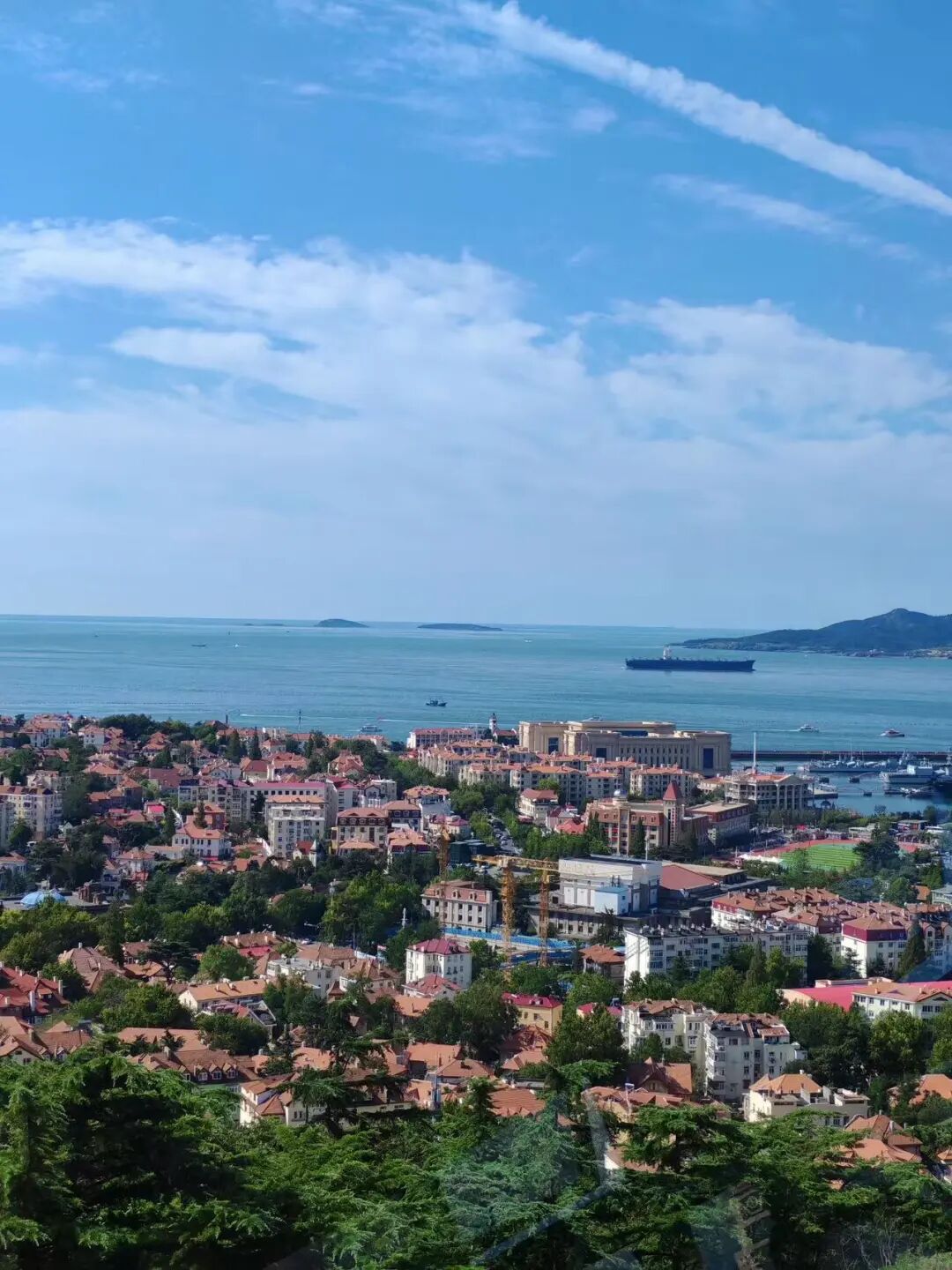 机票只要200+，秋天最浪漫的海滨城市，梭子蟹论桶买，轻松实现海鲜自由