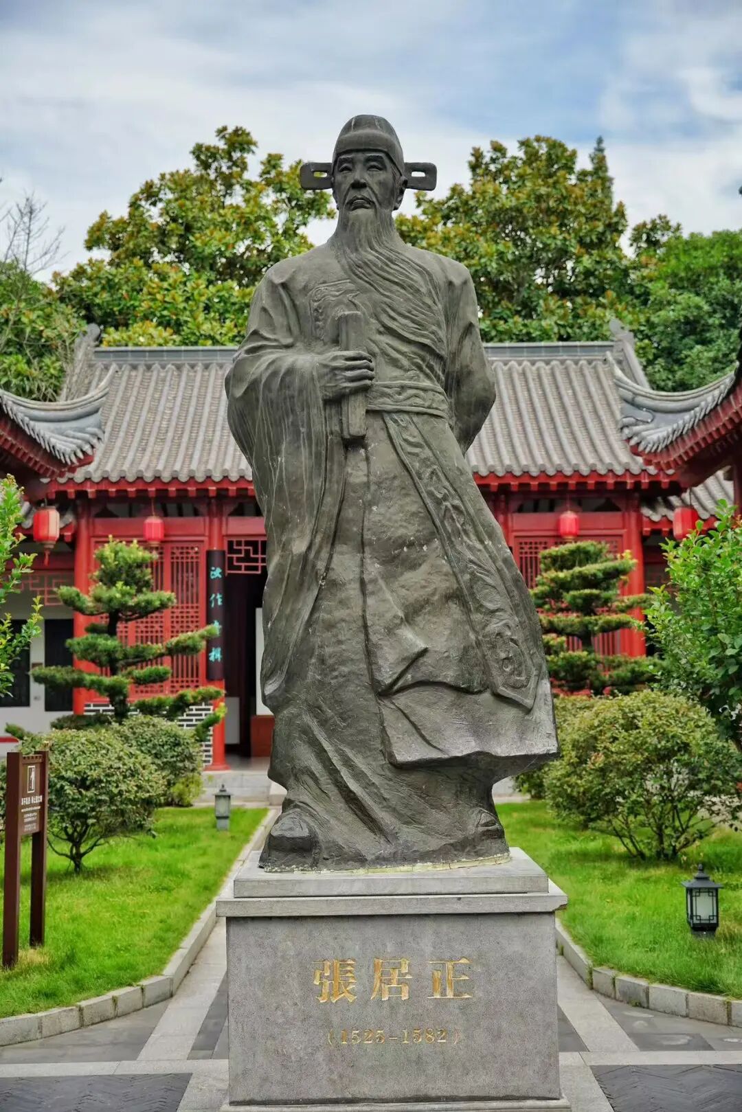 高铁1.5h直达，清晨被白酒火锅唤醒，这座存在感为0的老城有100种过早方式！