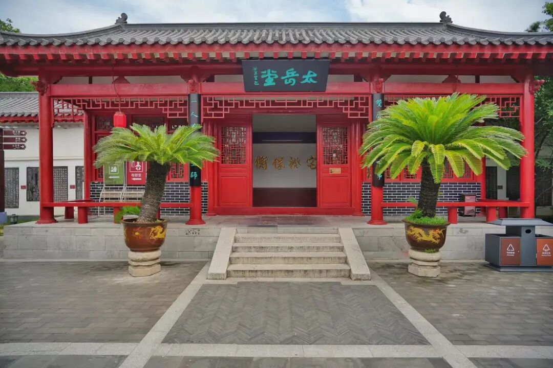 高铁1.5h直达，清晨被白酒火锅唤醒，这座存在感为0的老城有100种过早方式！