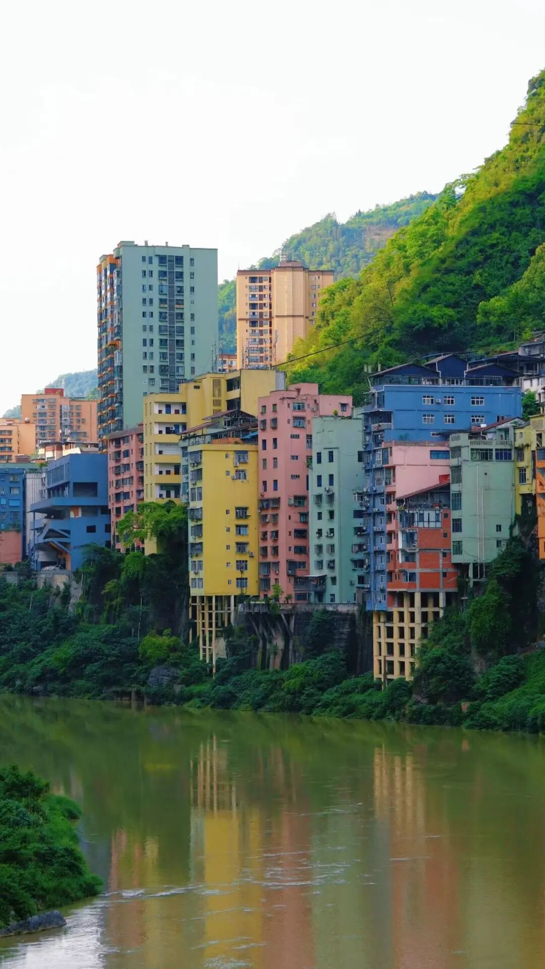 中国最不卷的“一线城市”，生活松弛，人均自来熟，没有压力，只有安逸舒适！在这里生活太幸福了