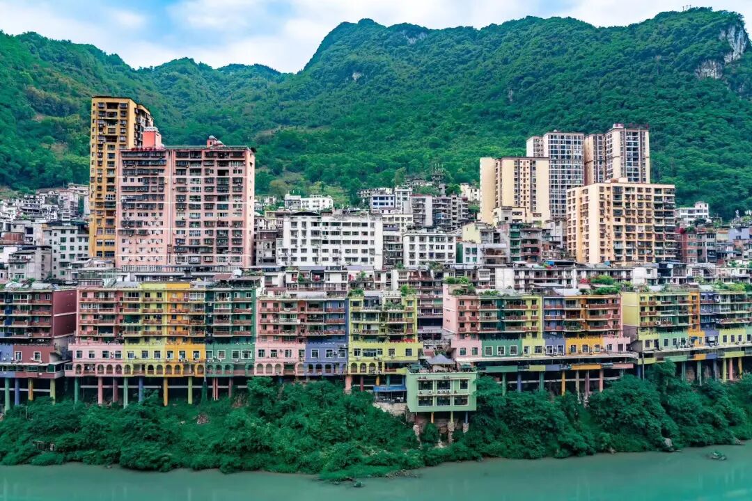 中国最不卷的“一线城市”，生活松弛，人均自来熟，没有压力，只有安逸舒适！在这里生活太幸福了