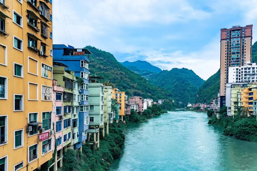 中国最不卷的“一线城市”，生活松弛，人均自来熟，没有压力，只有安逸舒适！在这里生活太幸福了