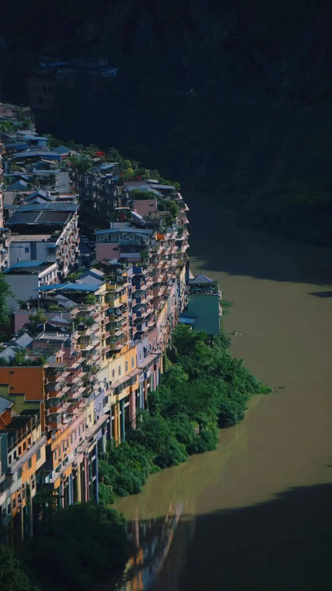 中国最不卷的“一线城市”，生活松弛，人均自来熟，没有压力，只有安逸舒适！在这里生活太幸福了