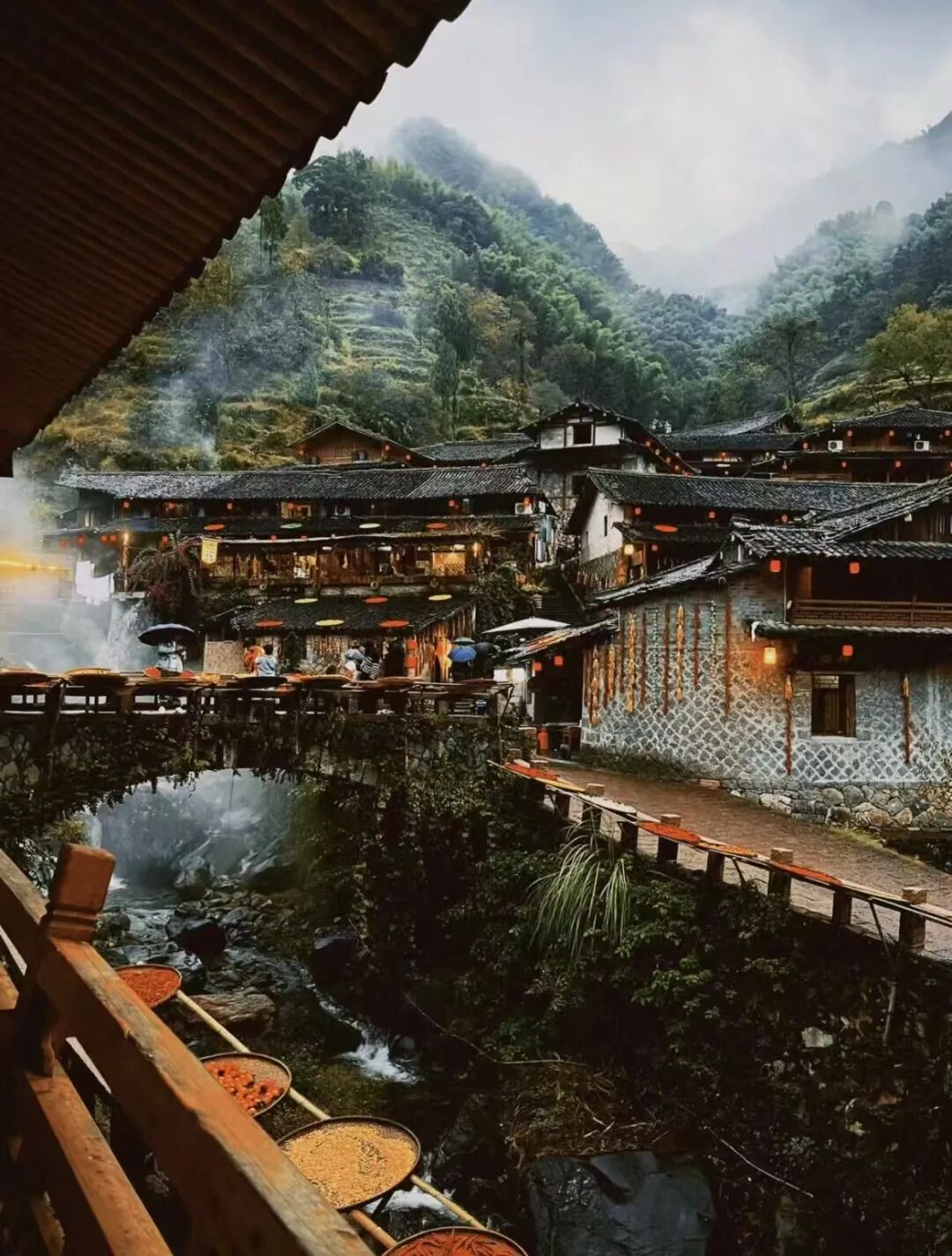 高铁2h，被严重低估的赏秋小城，银杏不输腾冲，晒秋堪比婺源，已经美了1800年！