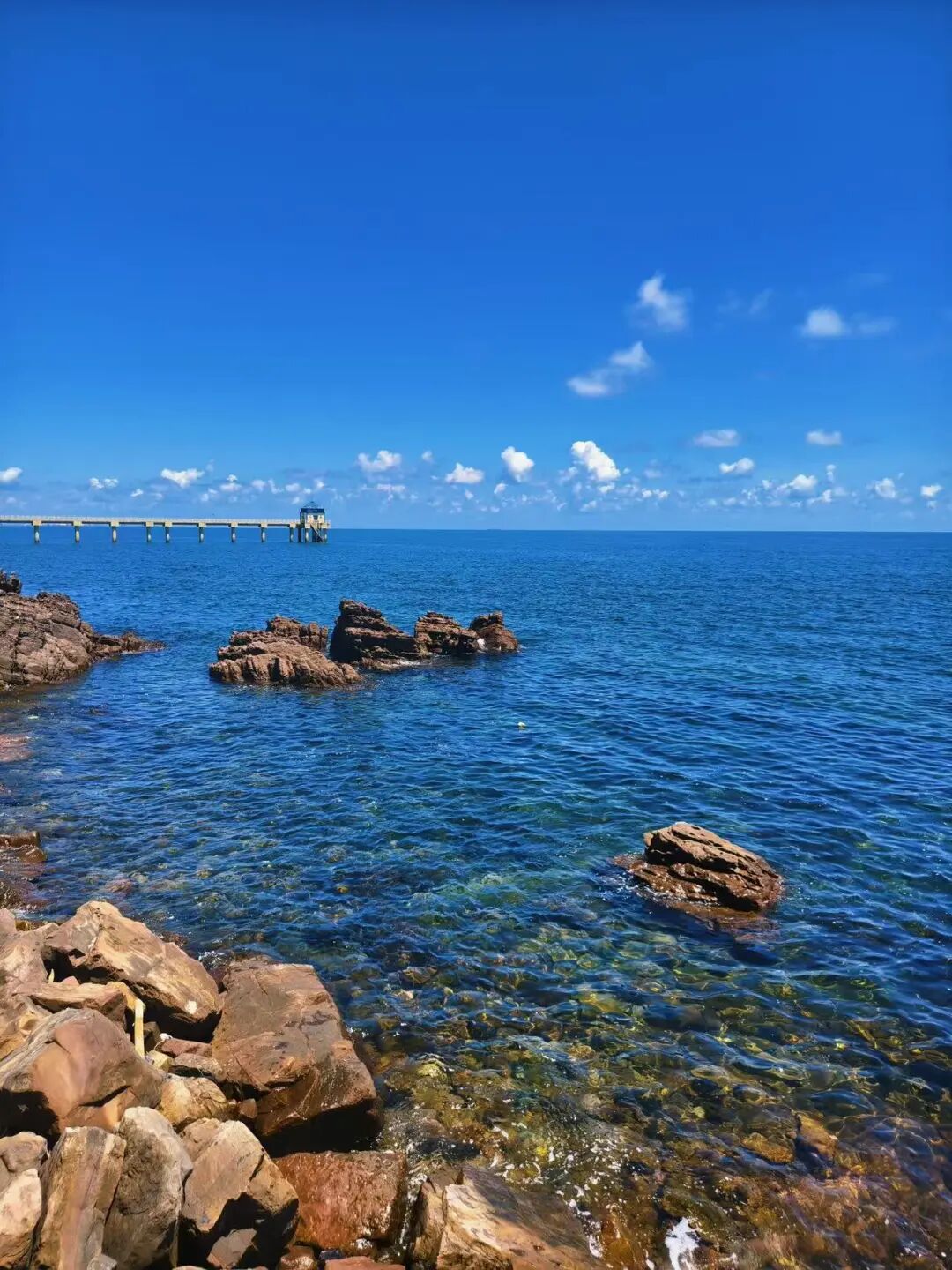 与越南隔海相望，这座边境小城真宝藏，小众物价低、海鲜和水果不问价，随便吃！