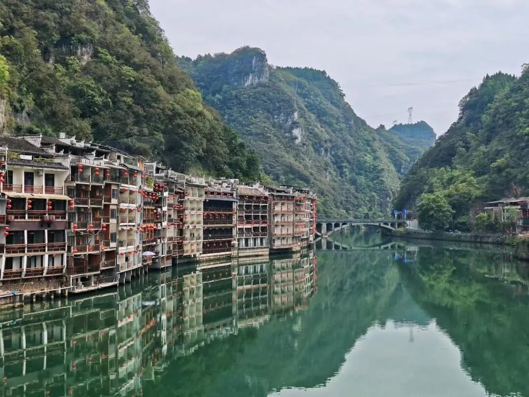 这座被遗忘的千年水城，虽是5A景区却免费开放，秀美不输乌镇，却依旧人少安静，正适合小住三两天！