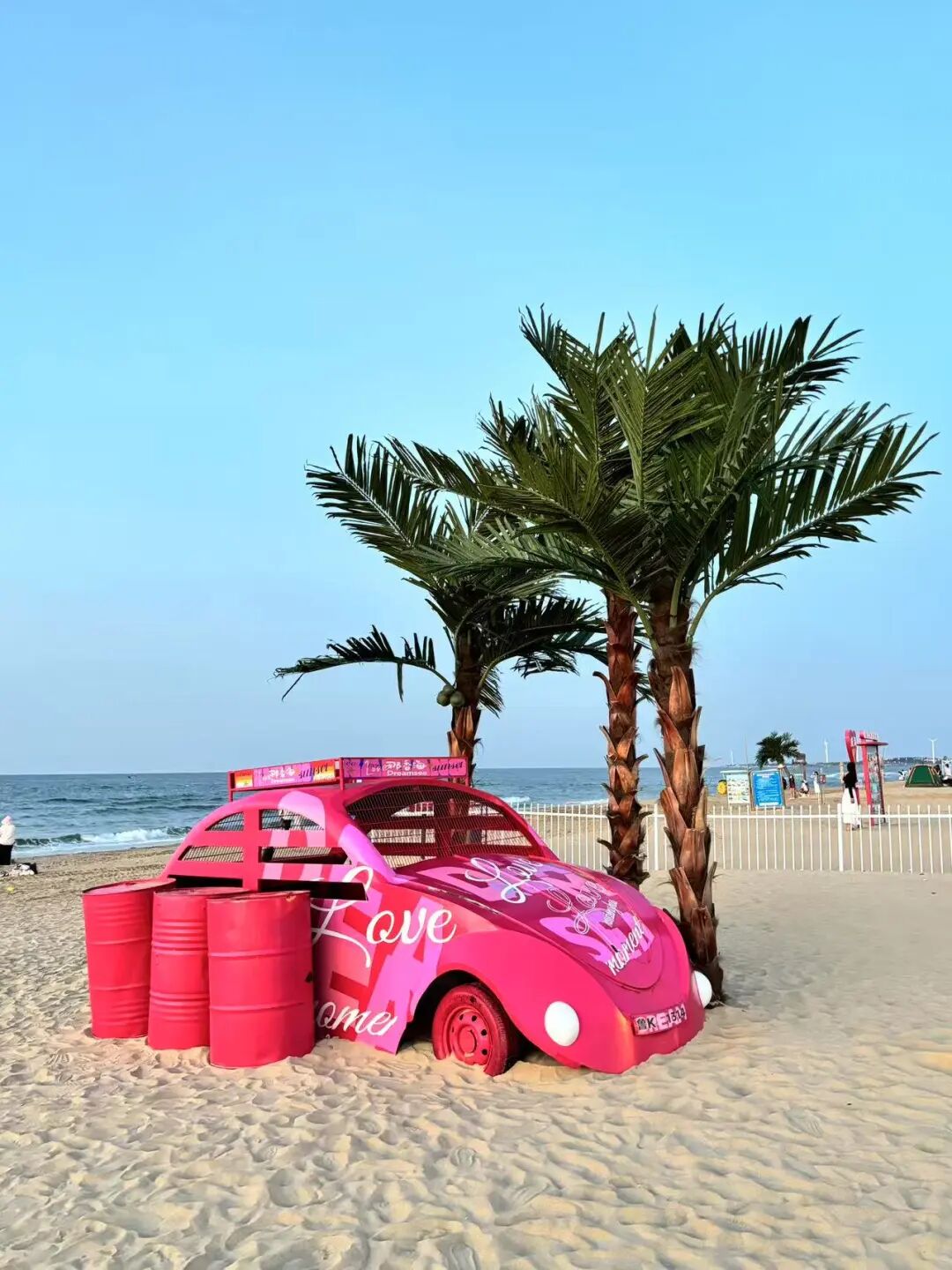 不是青烟威！国家地理盛赞，坐拥「最美海岸线」的小城，果冻海、童话小屋、海上缆车，实时温度23℃，夏日不能错过！