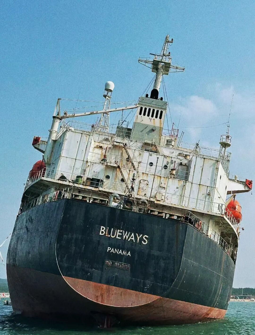 不是青烟威！国家地理盛赞，坐拥「最美海岸线」的小城，果冻海、童话小屋、海上缆车，实时温度23℃，夏日不能错过！