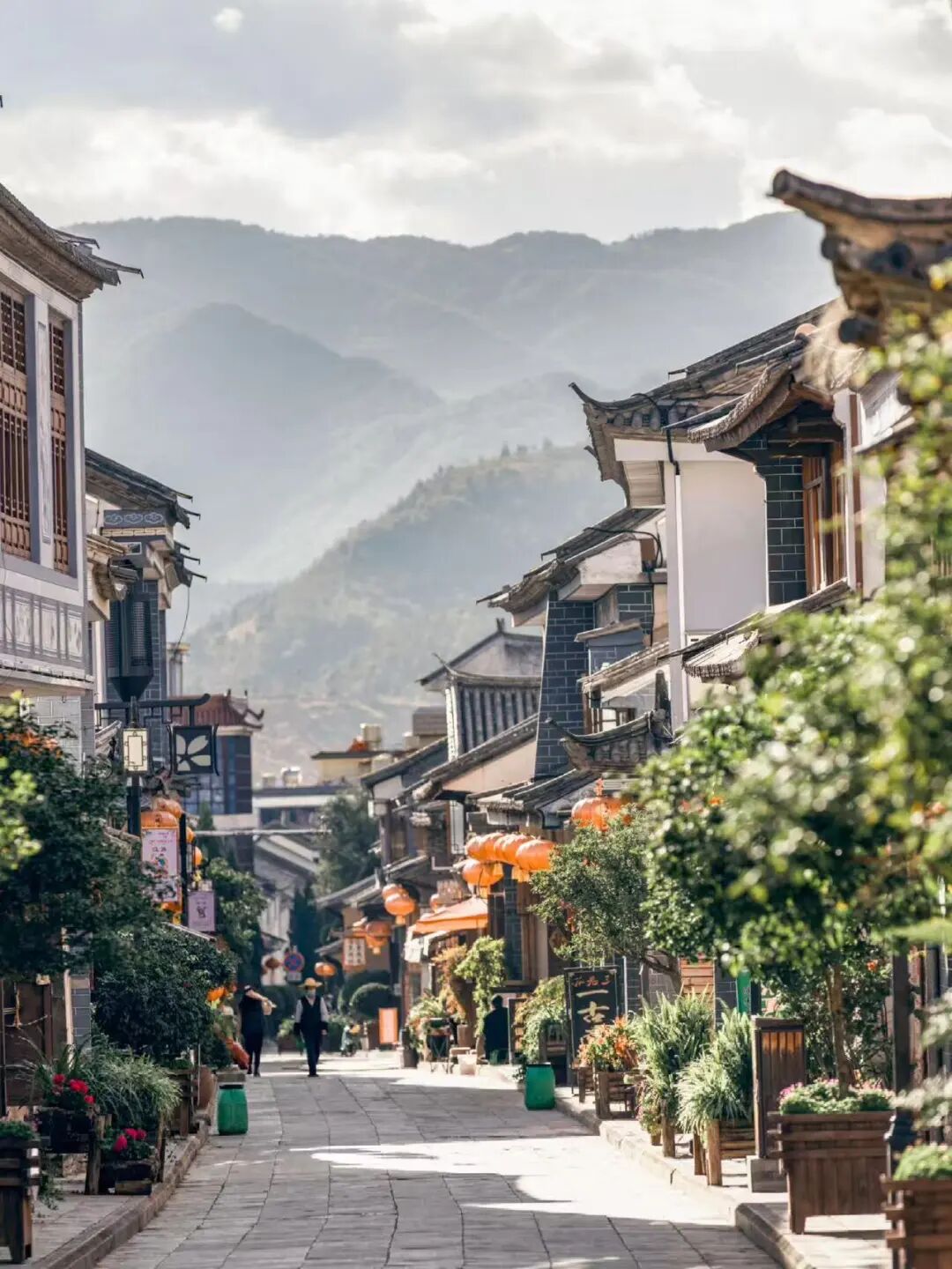 一个人小住几天，建议来这座活着的小城！高铁22分钟直达，人少安逸，10元就能吃到饱~