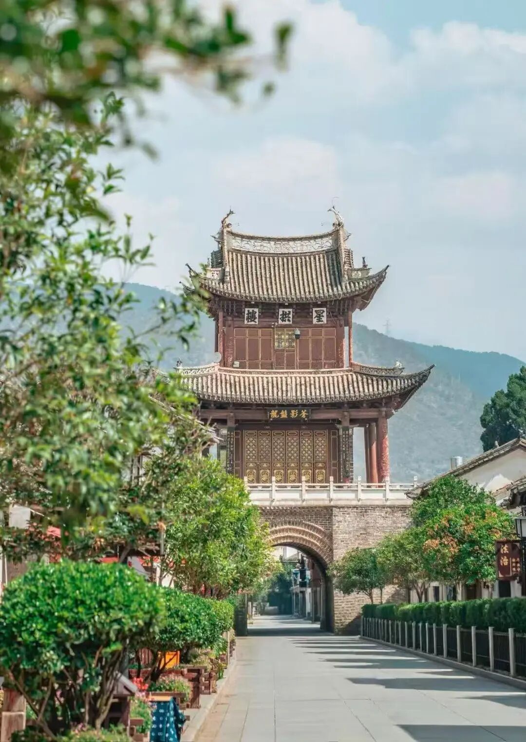 一个人小住几天，建议来这座活着的小城！高铁22分钟直达，人少安逸，10元就能吃到饱~