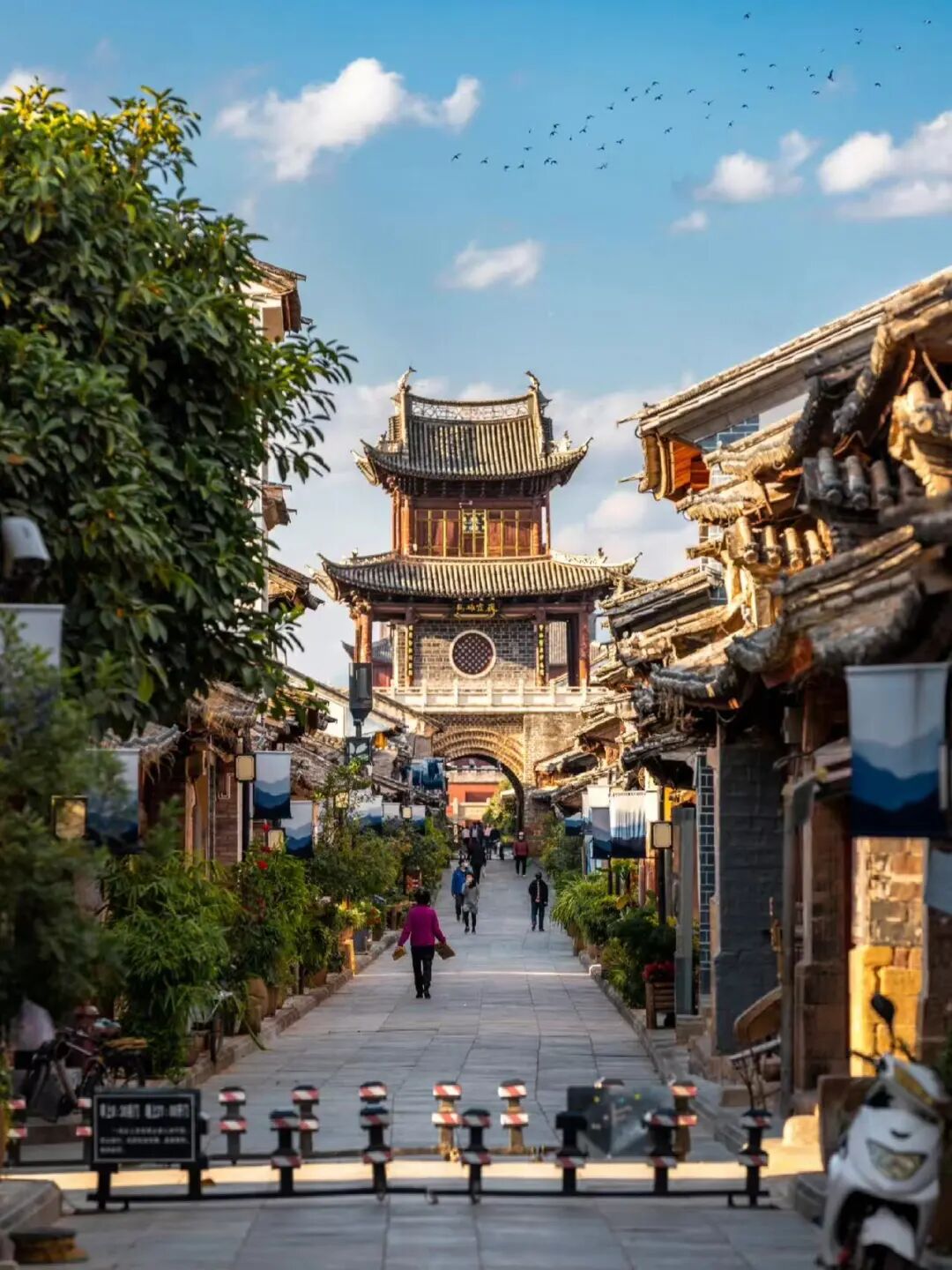 一个人小住几天，建议来这座活着的小城！高铁22分钟直达，人少安逸，10元就能吃到饱~