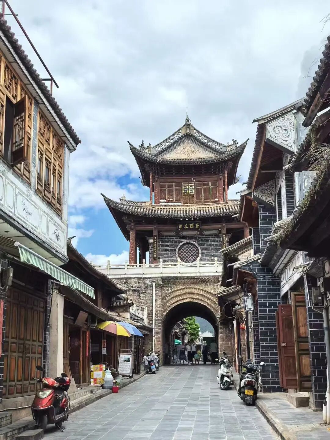 一个人小住几天，建议来这座活着的小城！高铁22分钟直达，人少安逸，10元就能吃到饱~