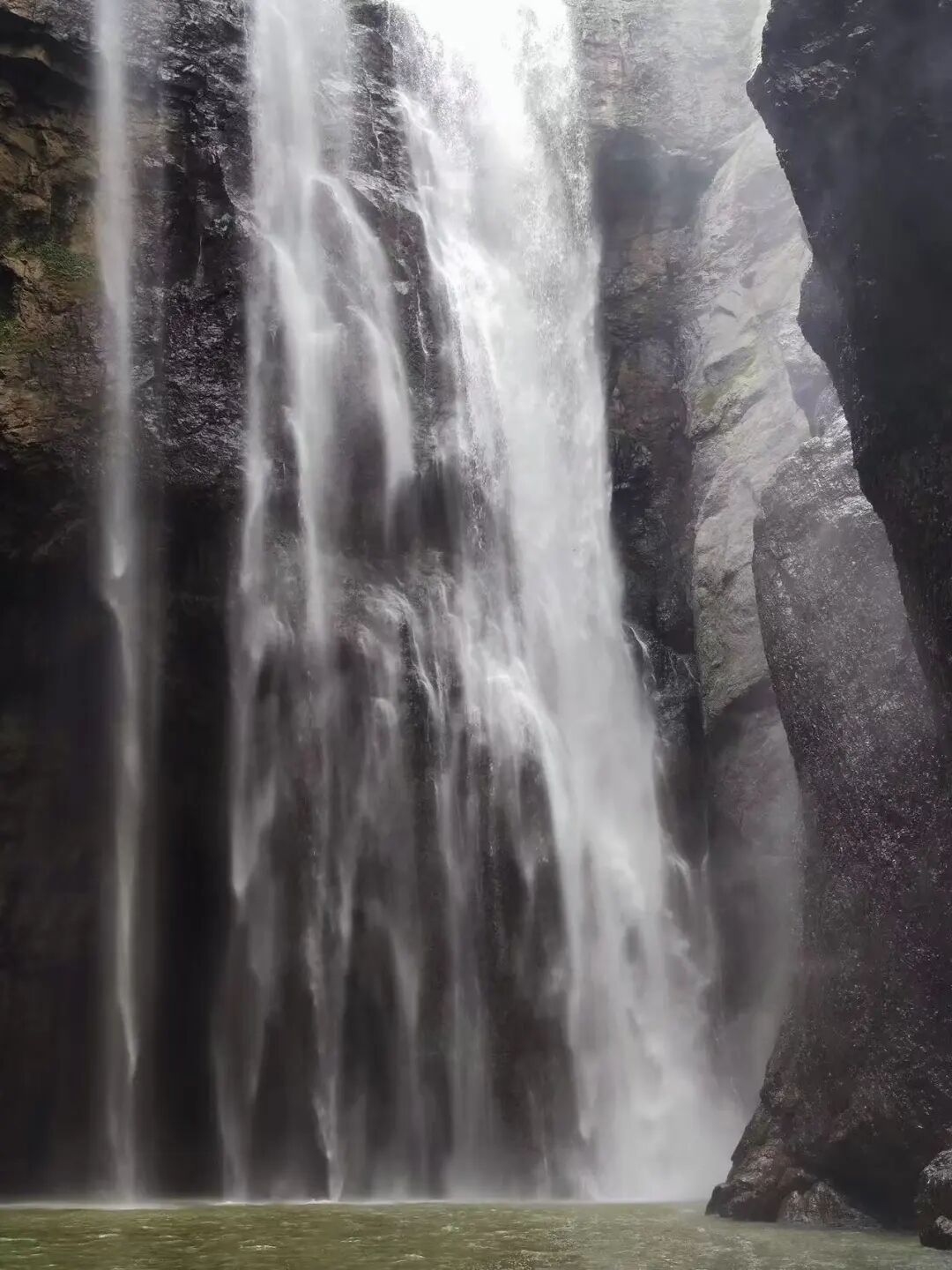 最适合一个人发呆的小城，比贵州凉快，比大理更慢，夏天才20℃，6元嗦凉粉！