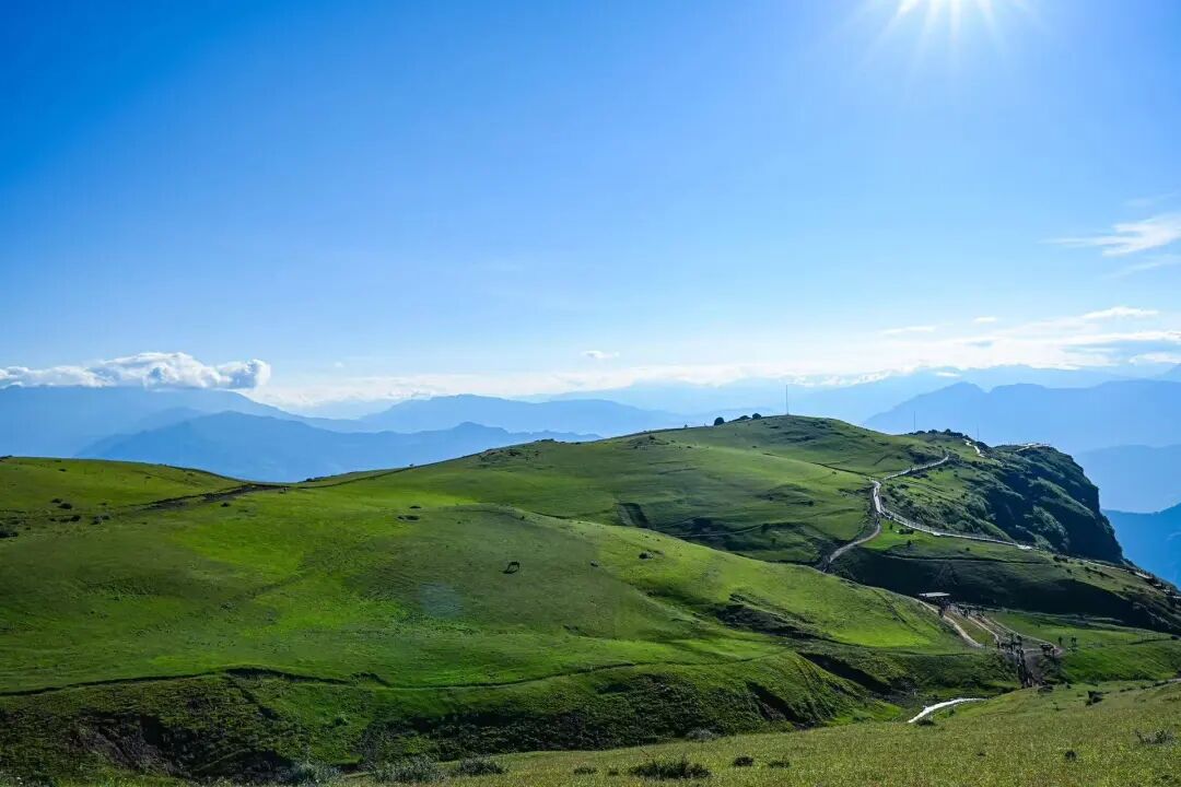 最适合一个人发呆的小城，比贵州凉快，比大理更慢，夏天才20℃，6元嗦凉粉！