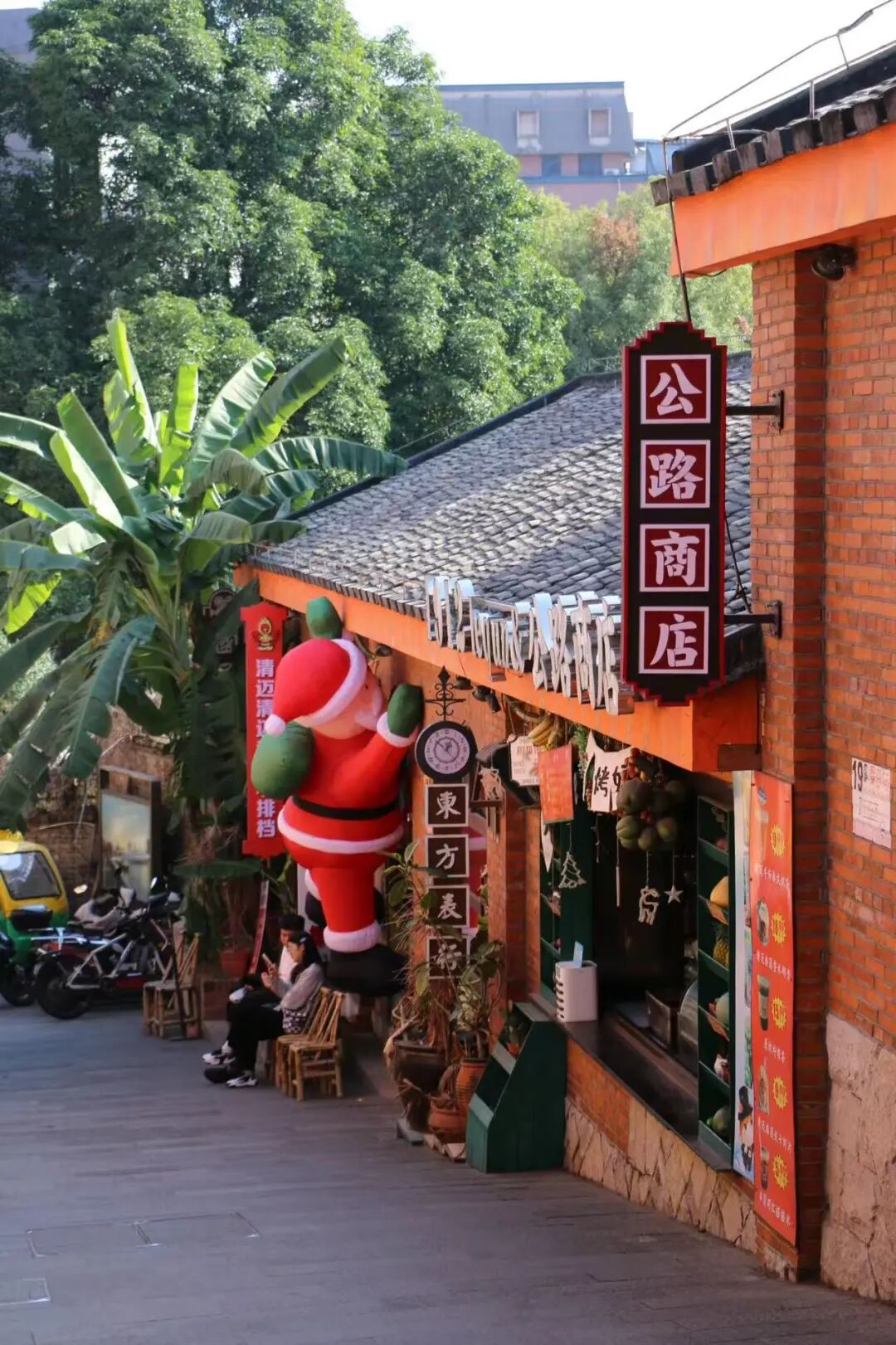 出门就有满街小吃，人均¥30尝遍山海味，这座惬意老城，陈晓卿连吃2天都不够