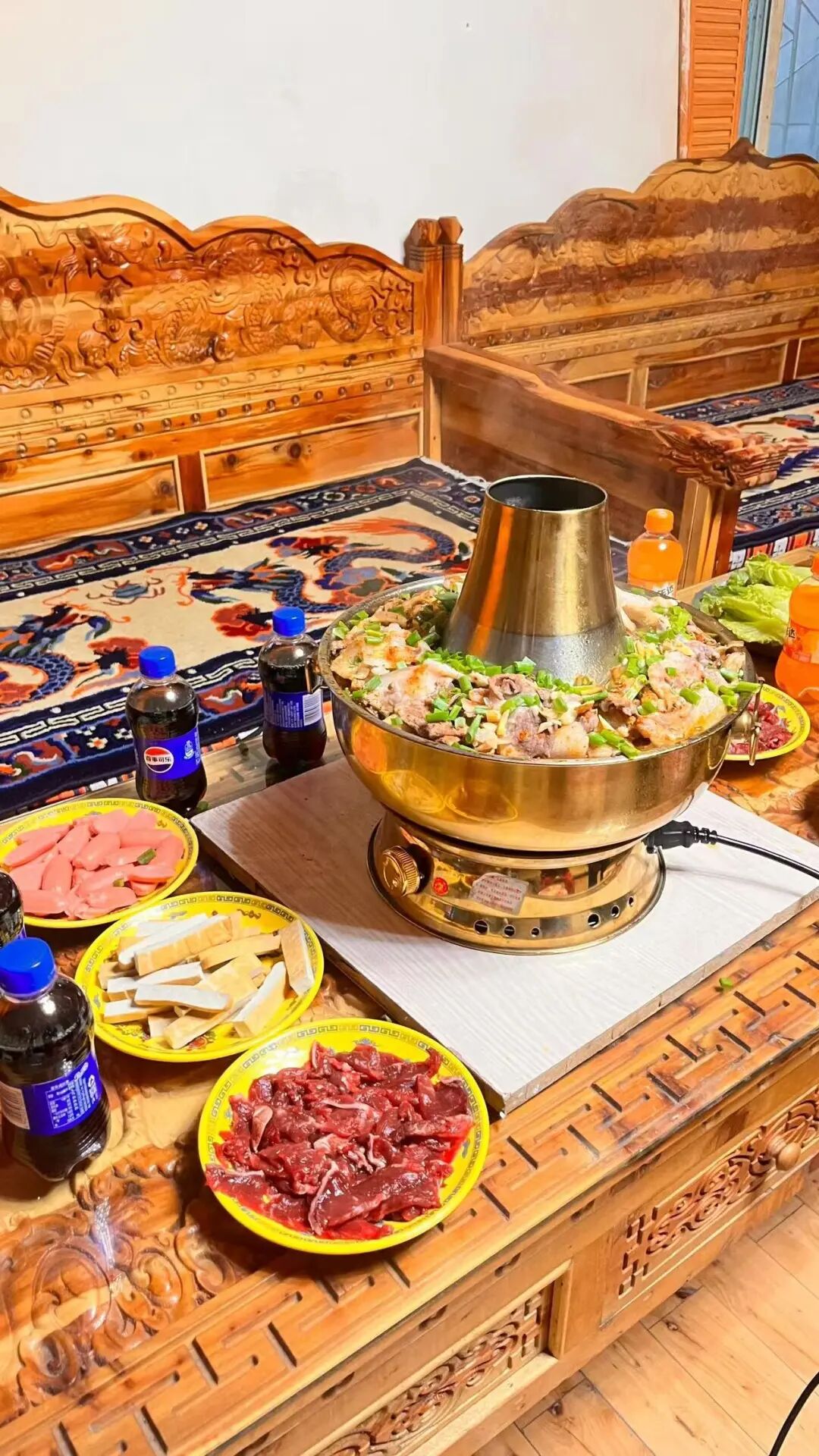 比九寨沟丰满20倍！这个亚洲最美县城，开车4h，彩林绝美却低调到令人心疼！