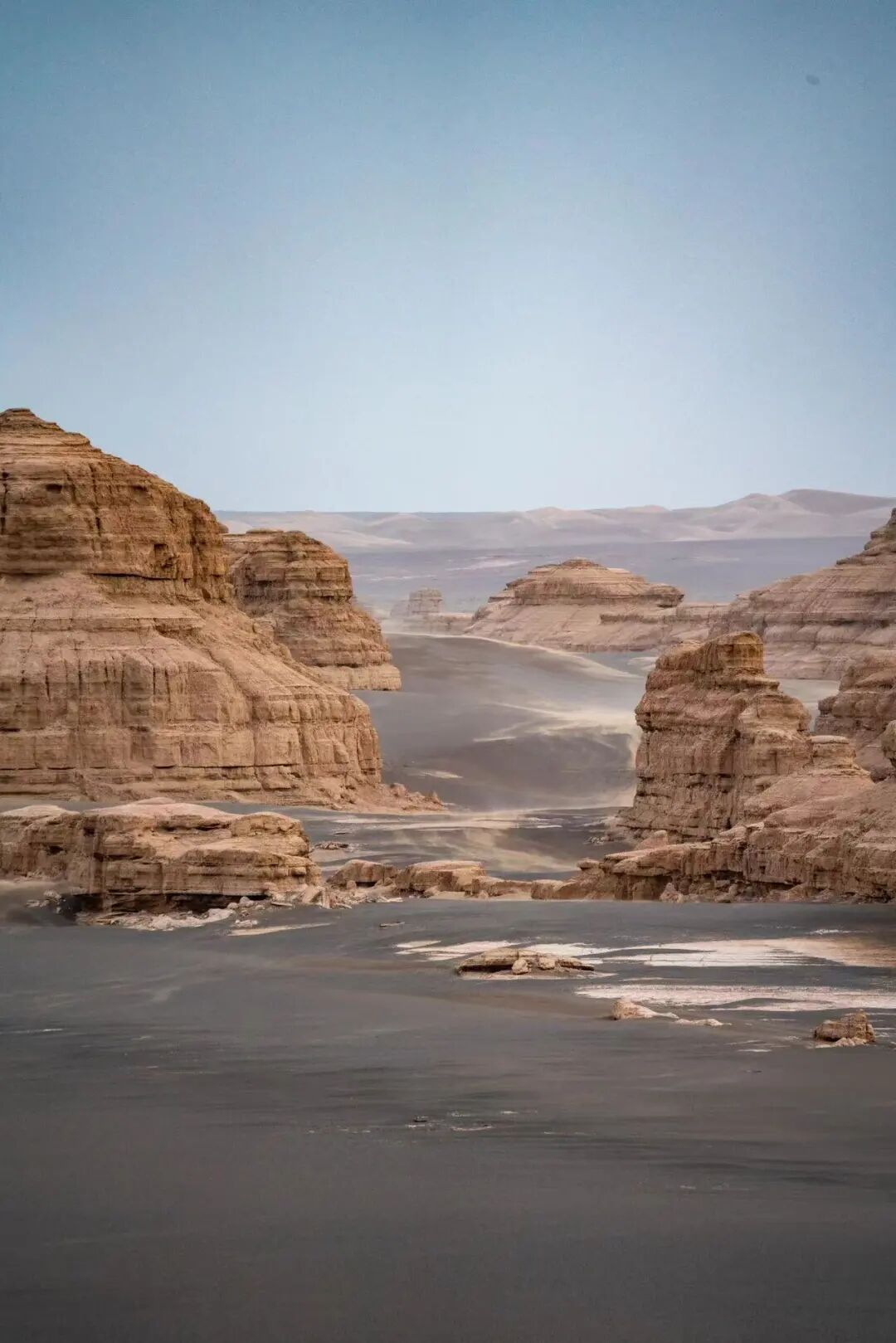 这才是真正的小众地！避开人潮，去看会让地理老师尖叫的盐湖、雅丹和外星地貌！