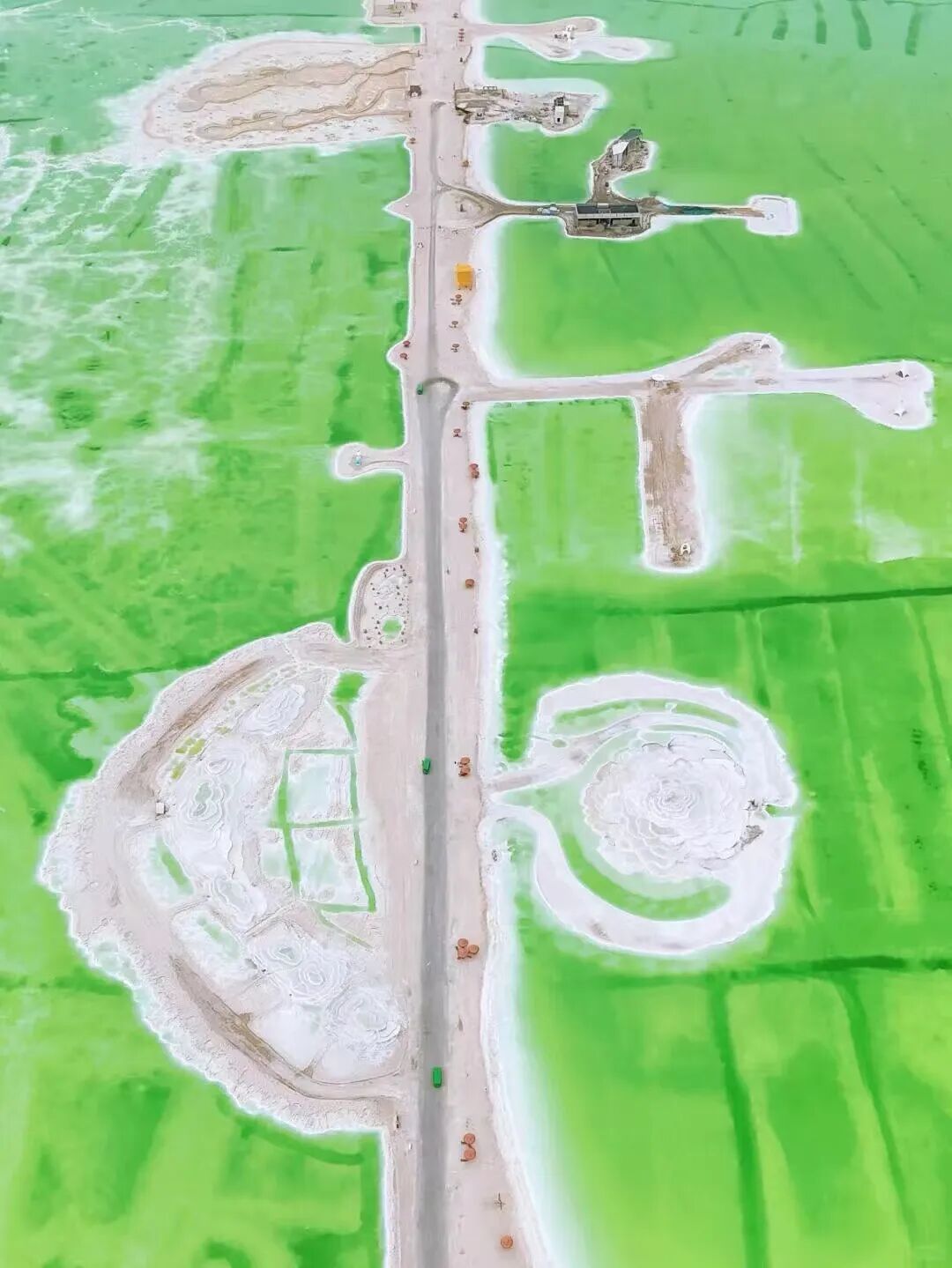 这才是真正的小众地！避开人潮，去看会让地理老师尖叫的盐湖、雅丹和外星地貌！