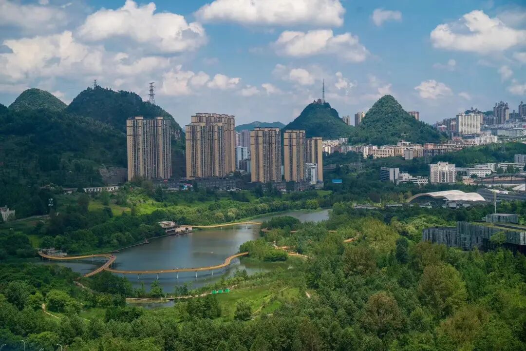 夏天仅19℃！比贵阳还好吃，中国唯一的凉都，人均30元炫火锅，碳水遍地！