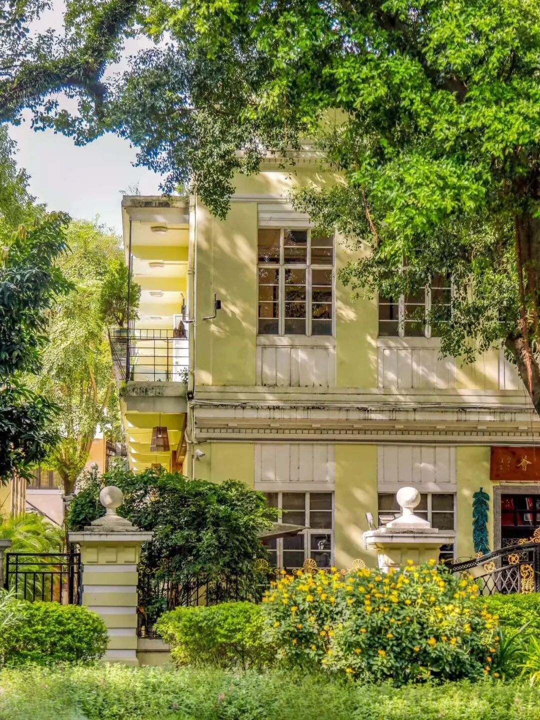 比上海松弛，比北京好吃！0元也能逛遍全城，这座“接地气”第一城，才是打工人出行最佳！