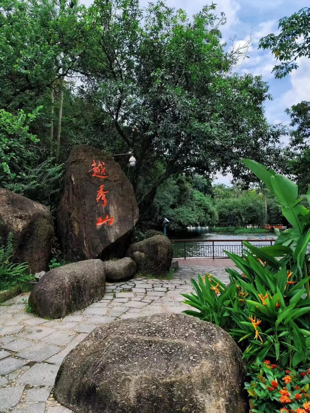 比上海松弛，比北京好吃！0元也能逛遍全城，这座“接地气”第一城，才是打工人出行最佳！