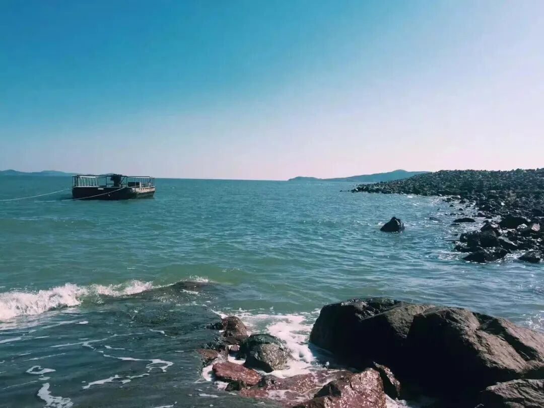 高铁20分钟，淡季必冲的看海小城，被誉为“中国小海鲜之乡”，海鲜一年四季不断，青蟹香哭！