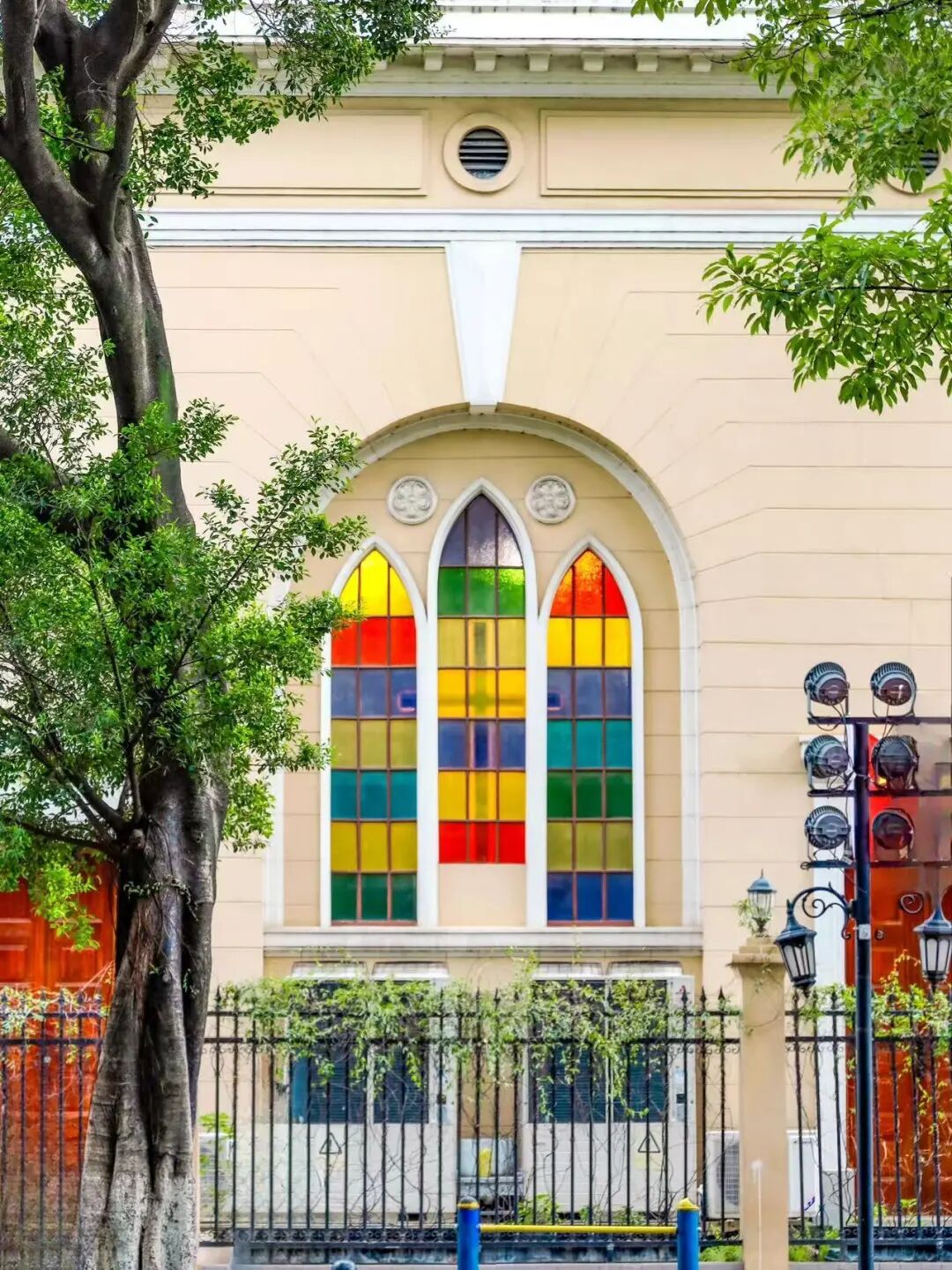 比上海松弛，比北京好吃！0元也能逛遍全城，这座“接地气”第一城，才是打工人出行最佳！