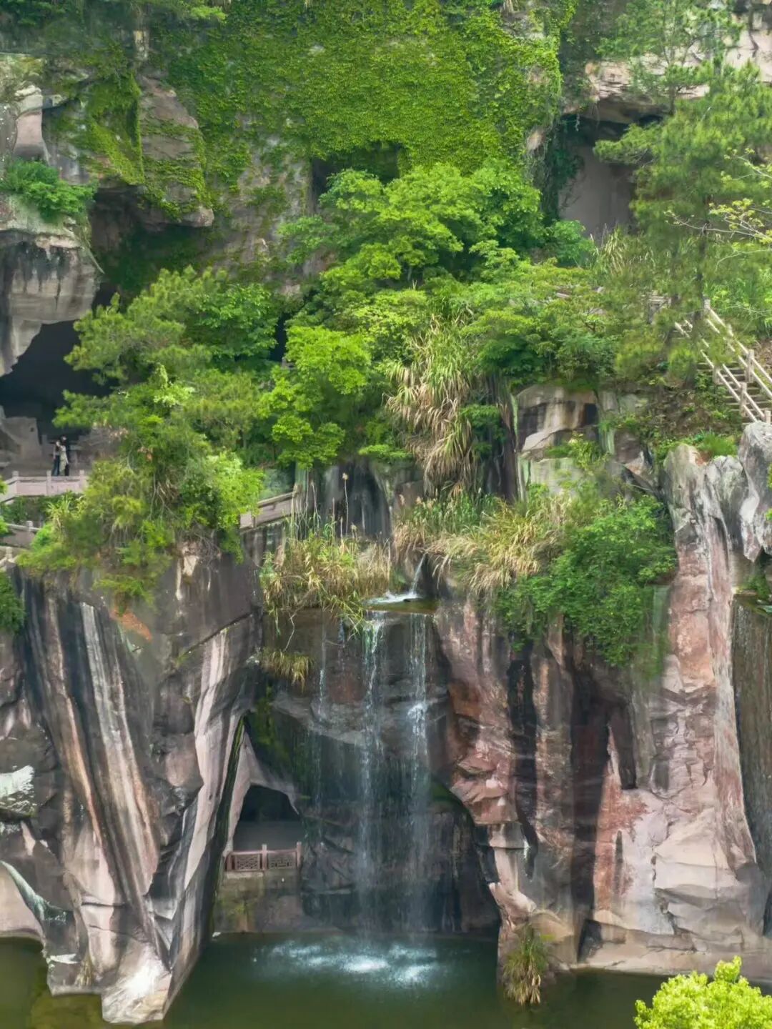 高铁20分钟，淡季必冲的看海小城，被誉为“中国小海鲜之乡”，海鲜一年四季不断，青蟹香哭！