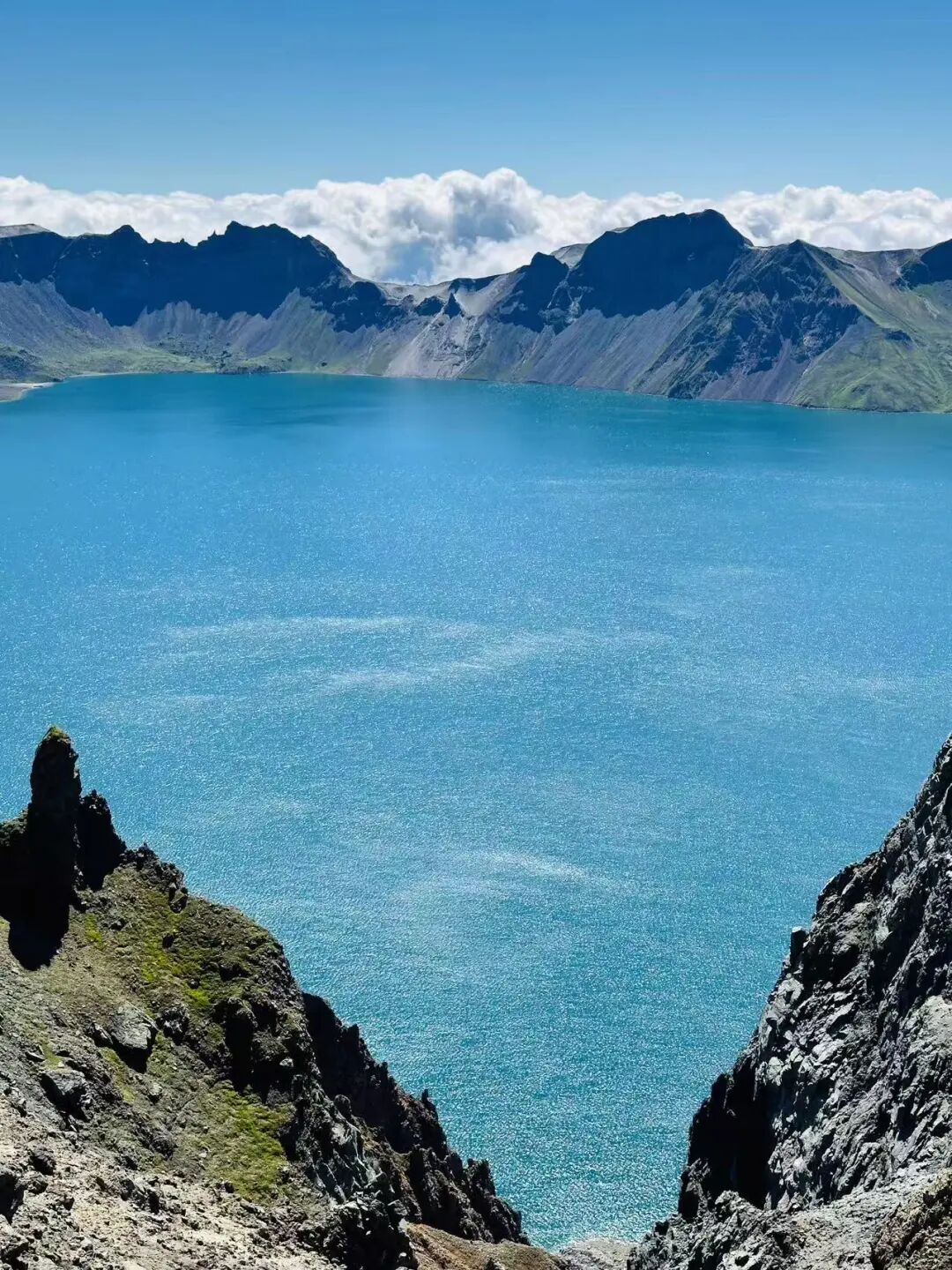 逃离40℃高温，进入22℃，被严重忽视的「清凉秘境」！火山河湖，森林飞瀑，还有一天6顿吃不够的美食！