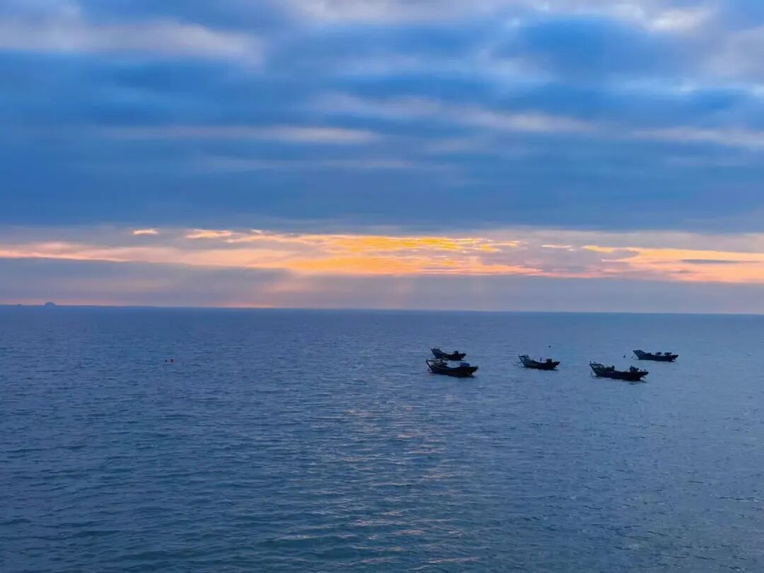 中国版新西兰，夏天最热仅25℃，最美边陲小城，烧烤全国第一，海鲜比青岛还带劲！