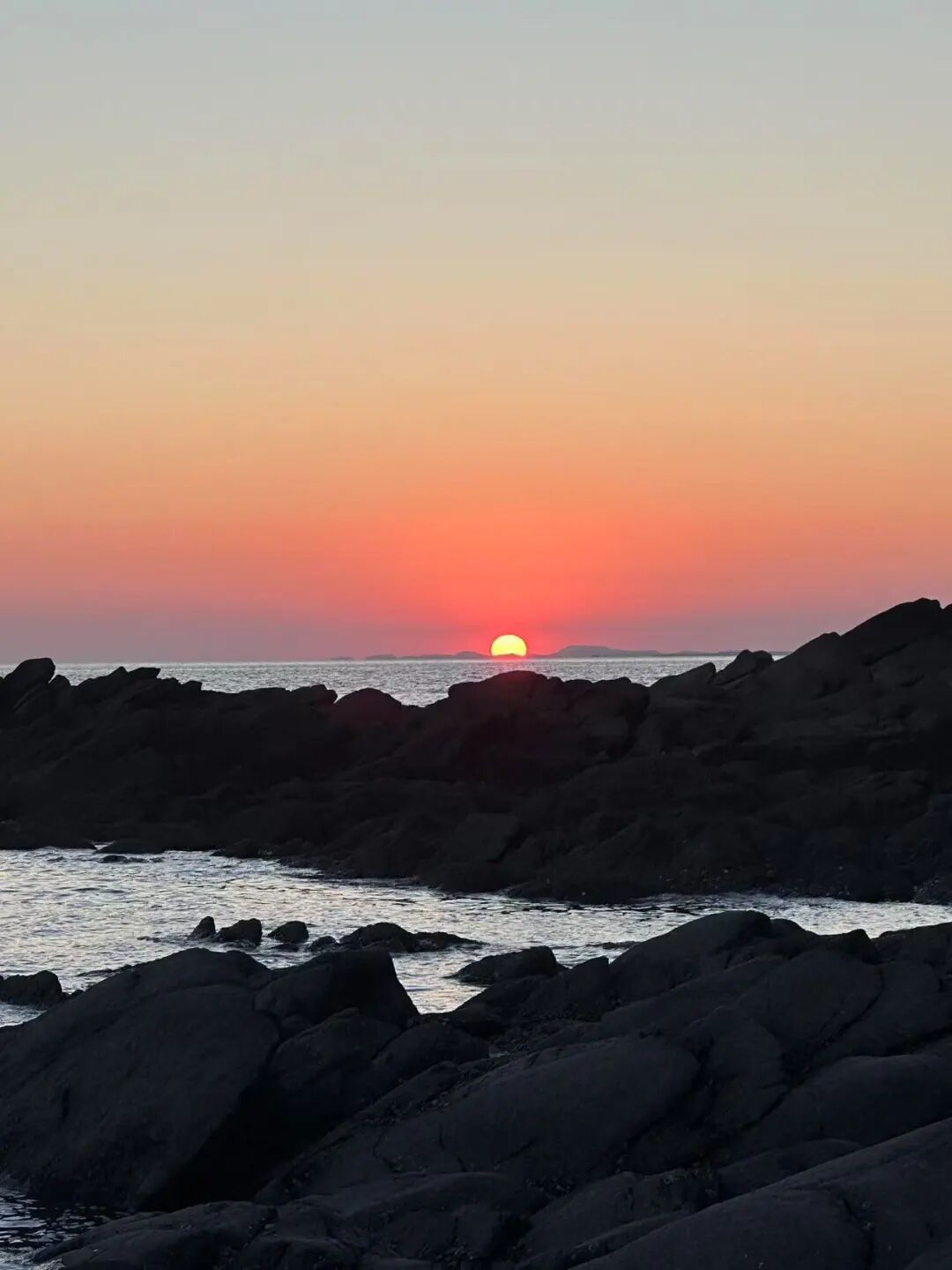 中国版新西兰，夏天最热仅25℃，最美边陲小城，烧烤全国第一，海鲜比青岛还带劲！