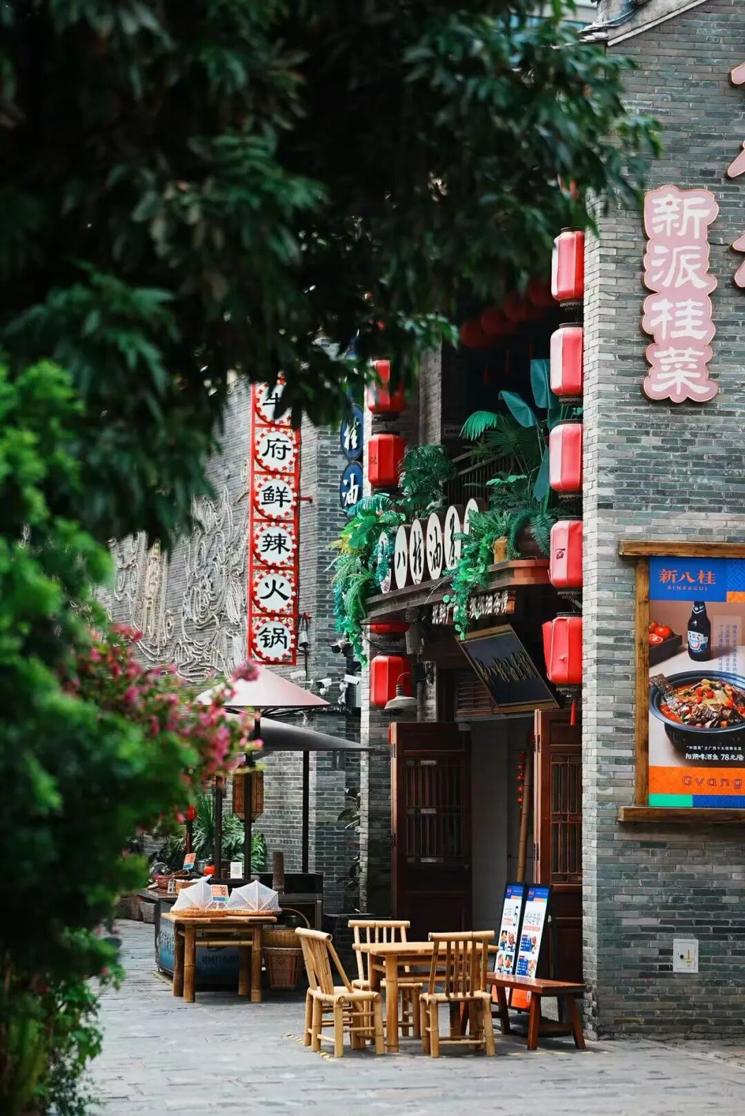 10元实现水果自由，嗦粉自由，这座颜值超高的神仙老城，夏天最低24度！来这里游玩太爽了